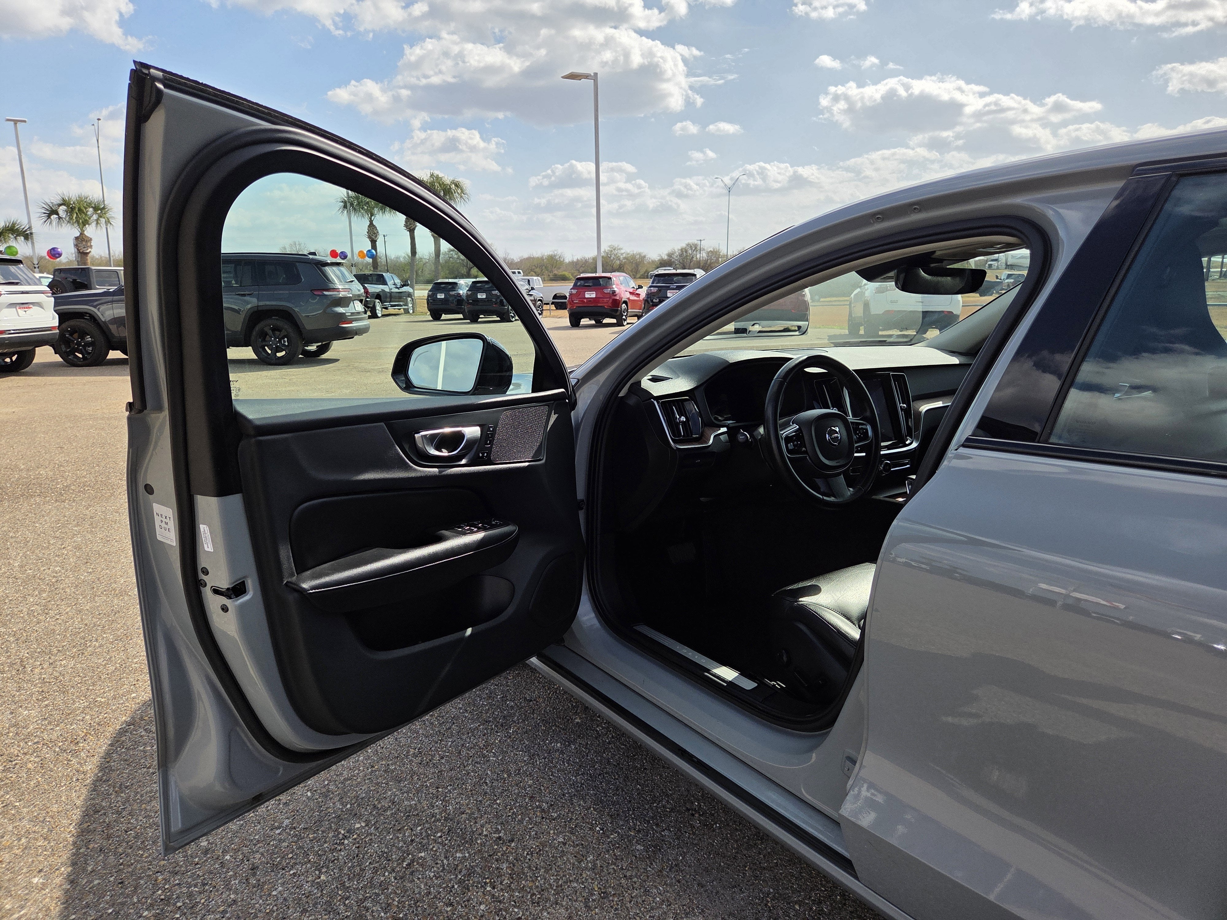 2024 Volvo S60 Plus Dark Theme