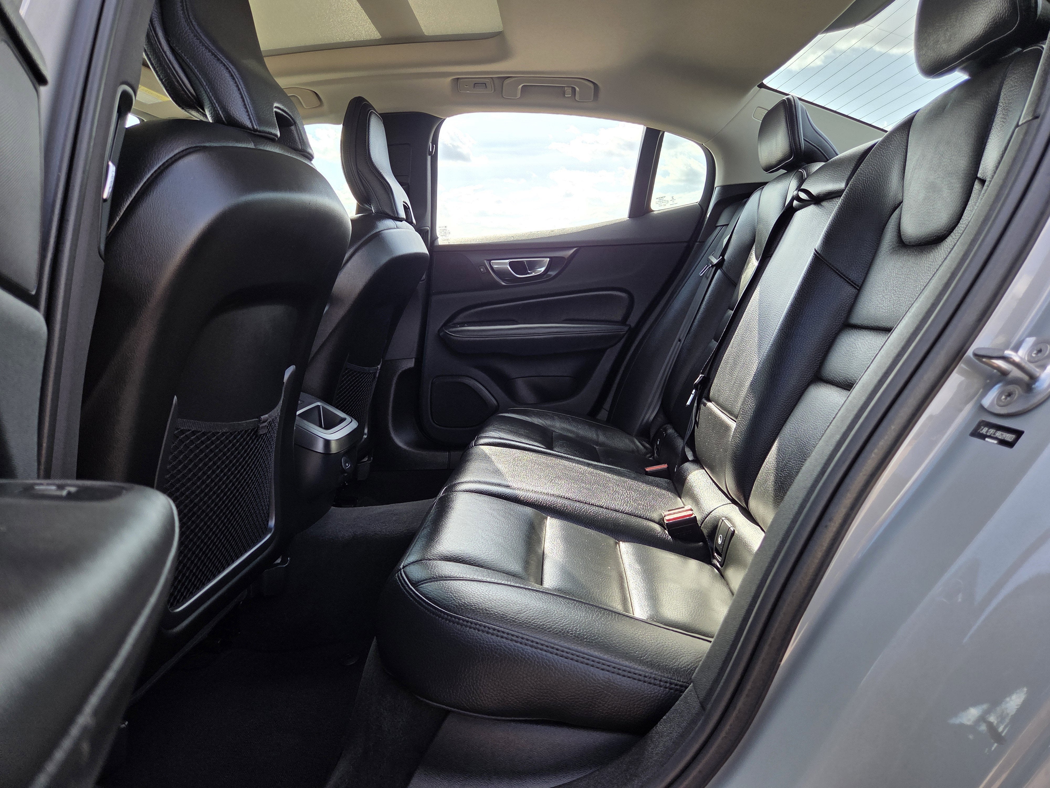 2024 Volvo S60 Plus Dark Theme