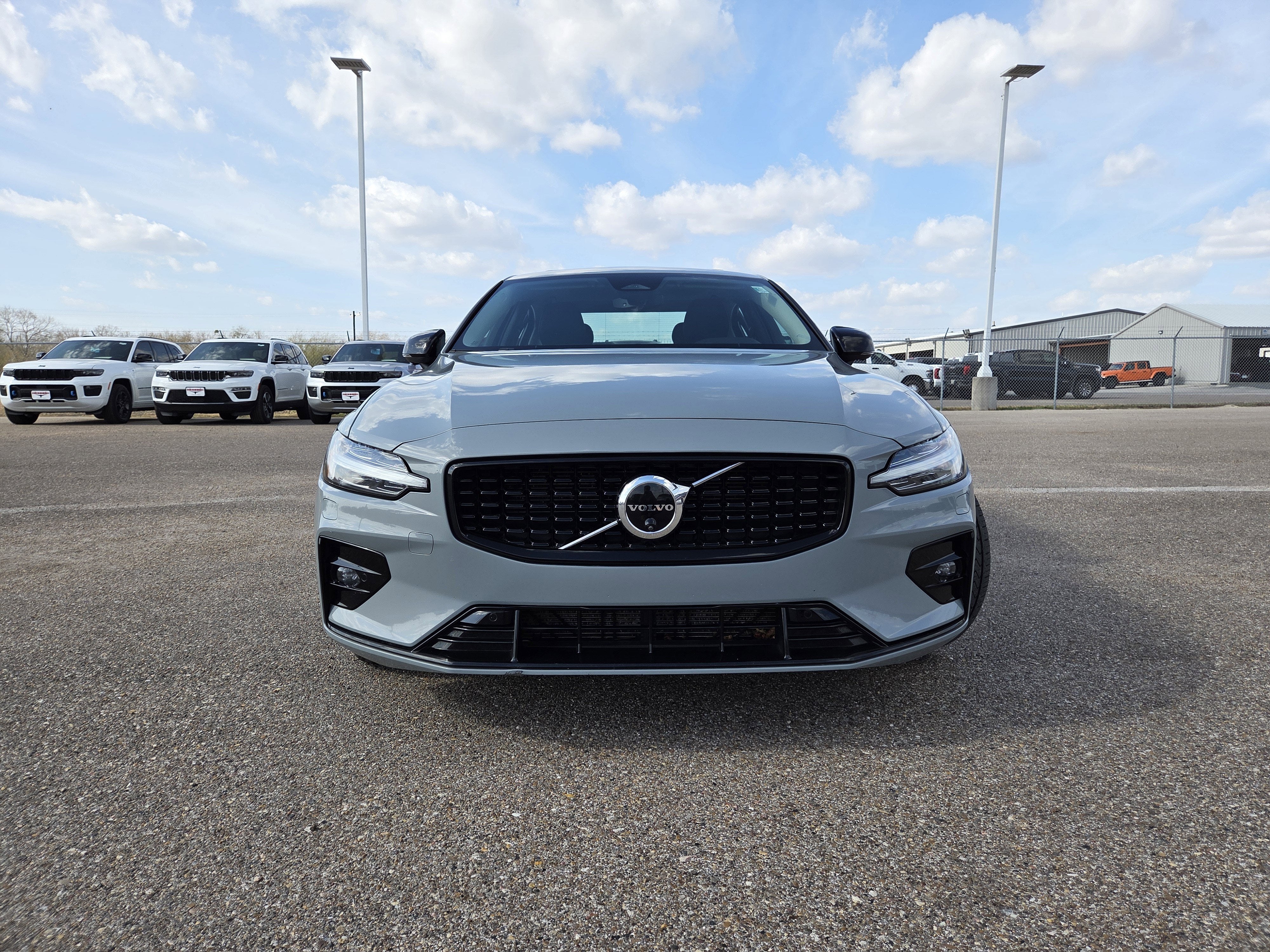 2024 Volvo S60 Plus Dark Theme