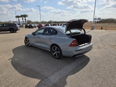 2024 Volvo S60 Plus Dark Theme