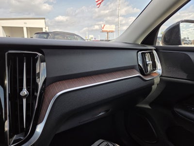 2024 Volvo S60 Plus Dark Theme