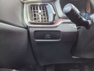 2024 Volvo S60 Plus Dark Theme