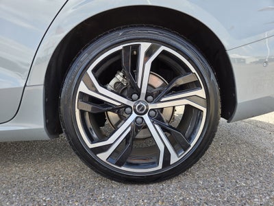 2024 Volvo S60 Plus Dark Theme