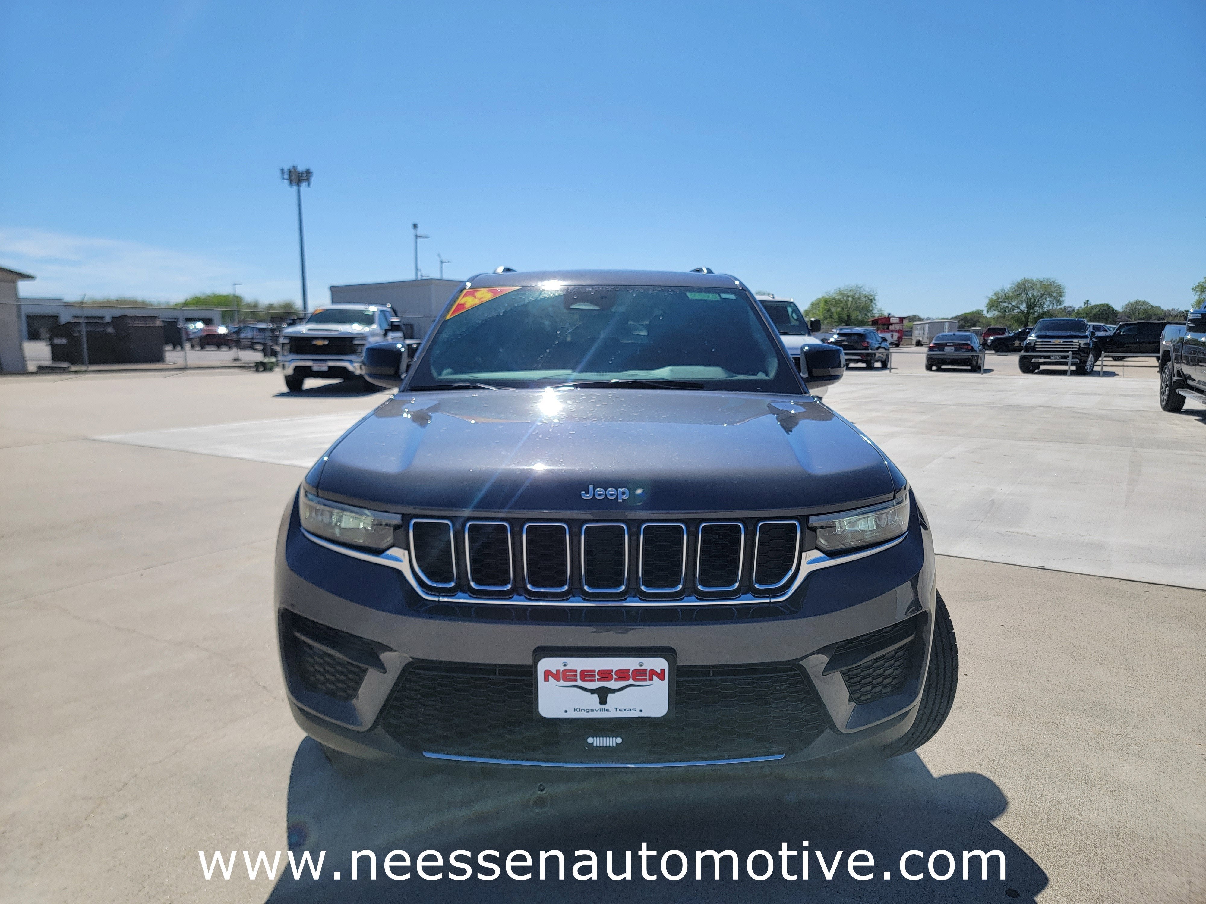 2025 Jeep Grand Cherokee Laredo