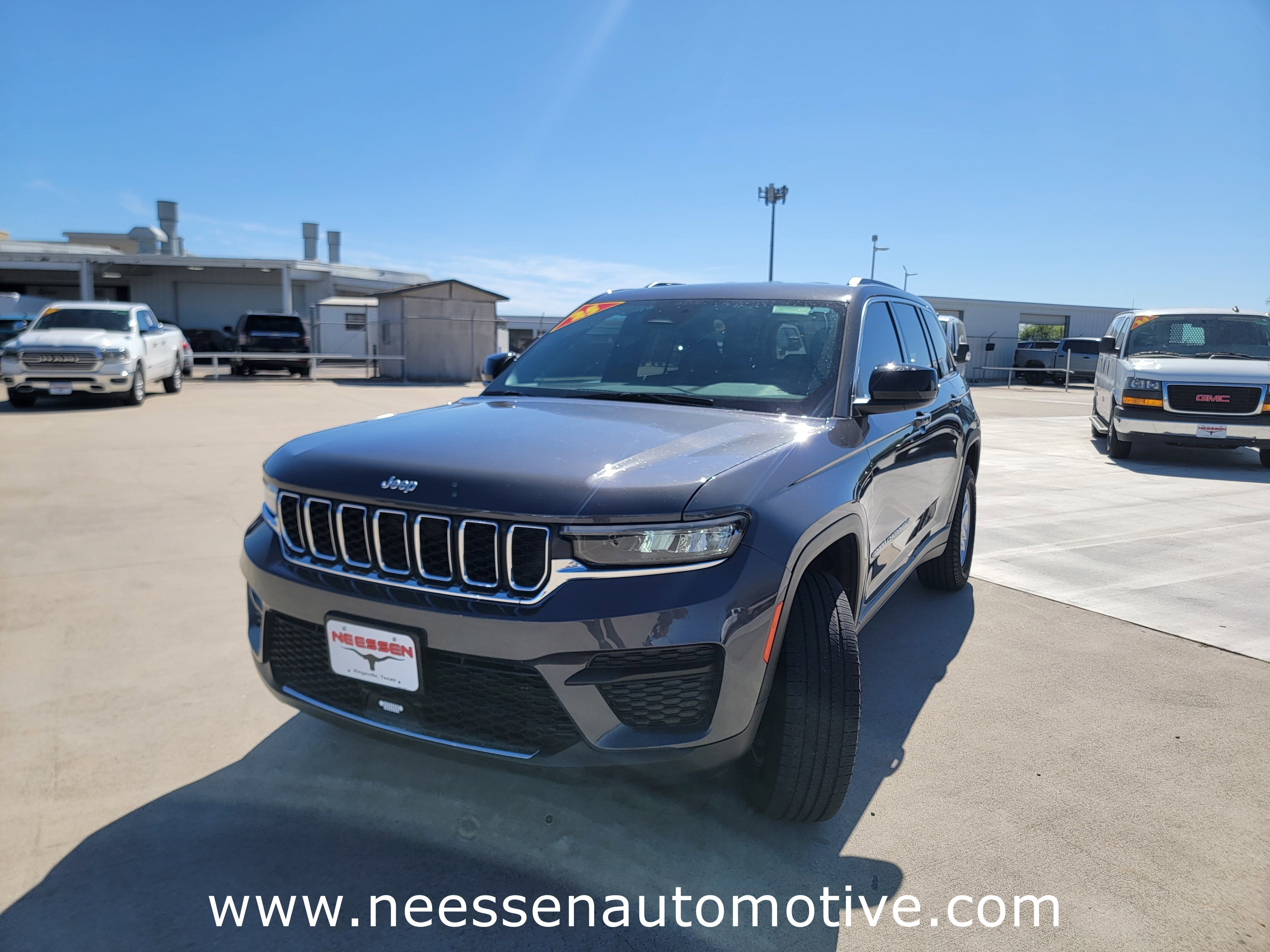 2025 Jeep Grand Cherokee Laredo