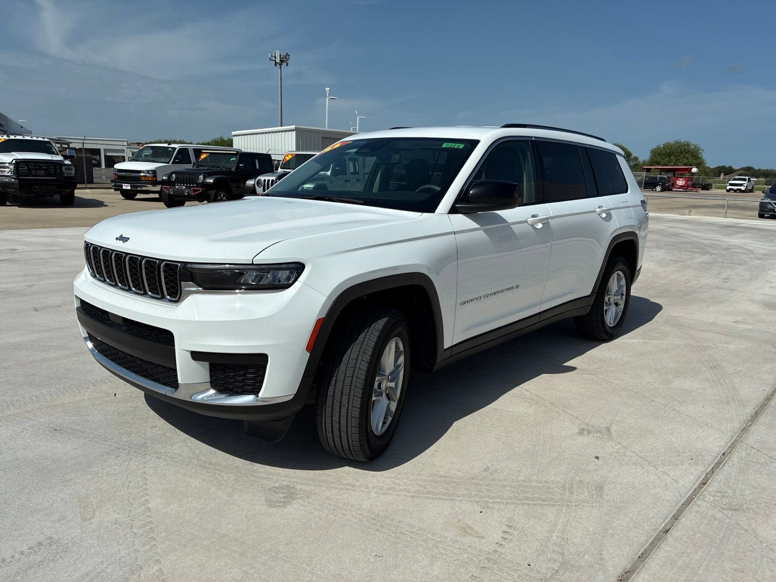 2023 Jeep Grand Cherokee L Laredo