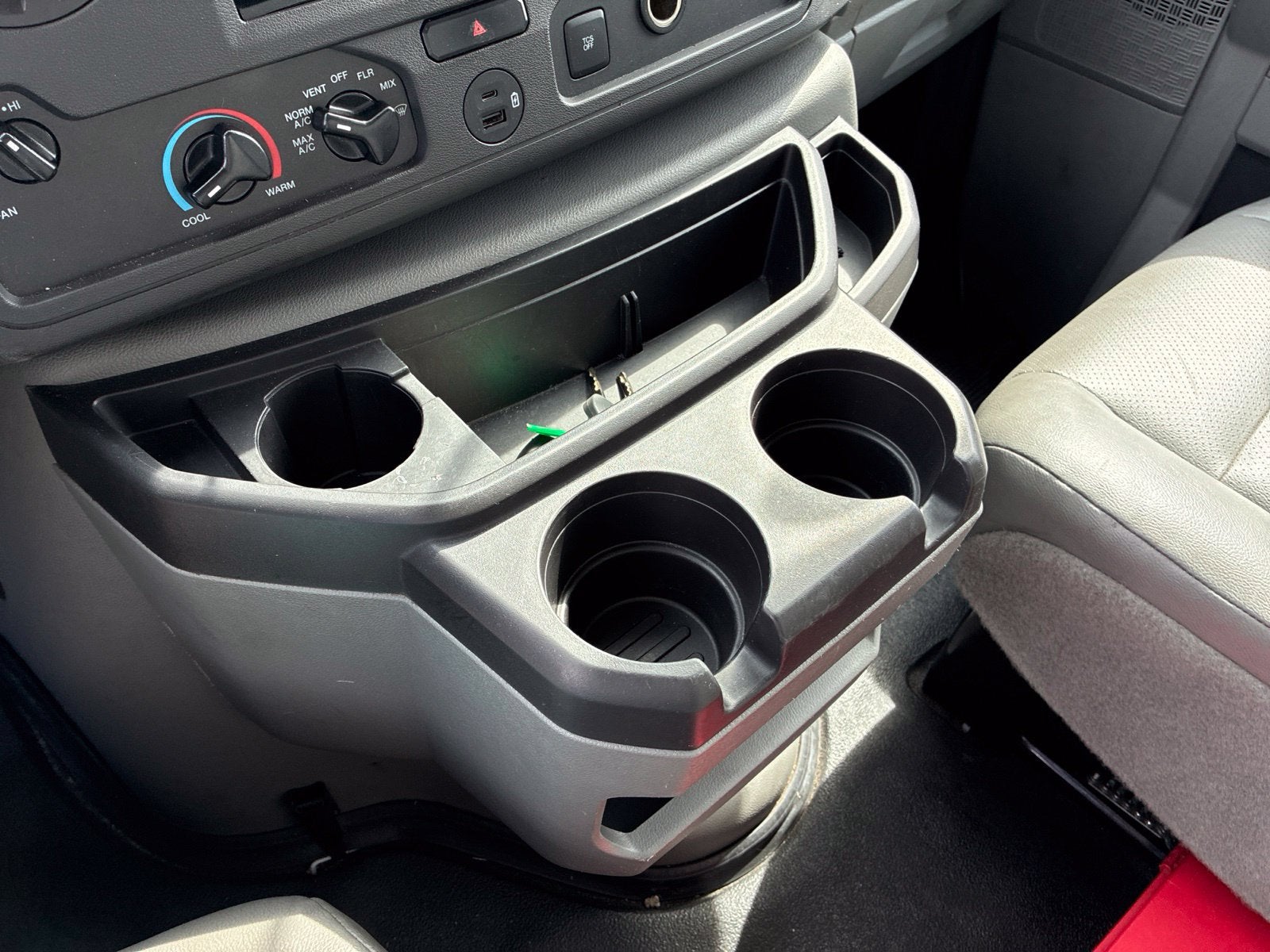 2023 Ford E-Series Cutaway Base