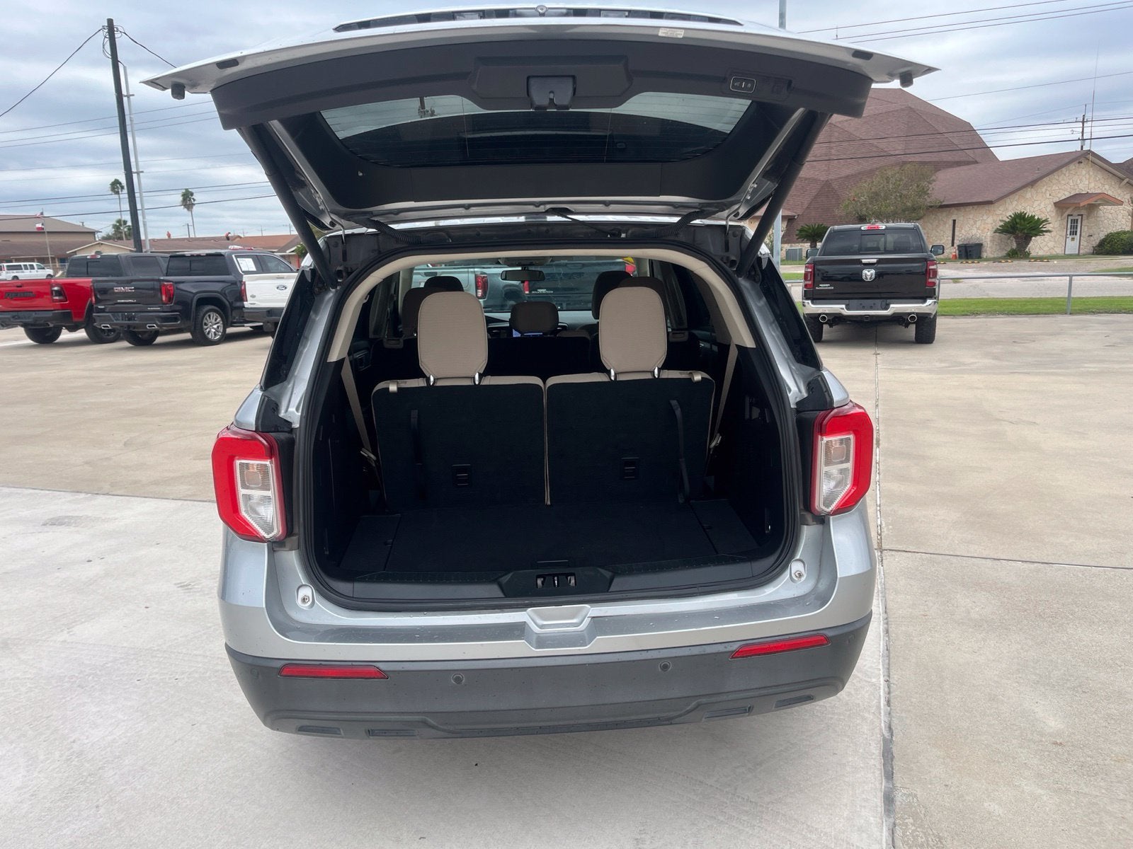 2021 Ford Explorer Base