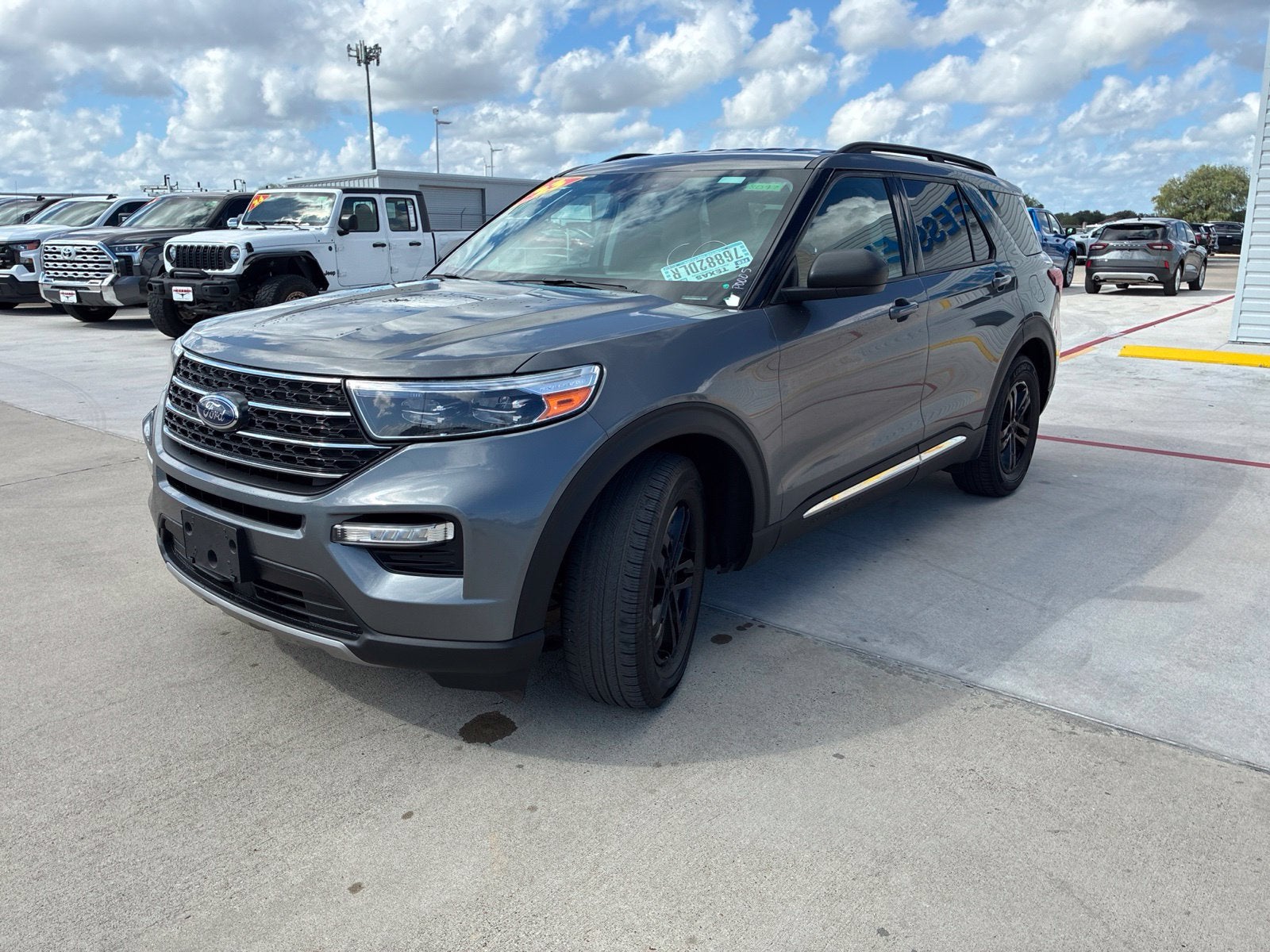 2023 Ford Explorer XLT