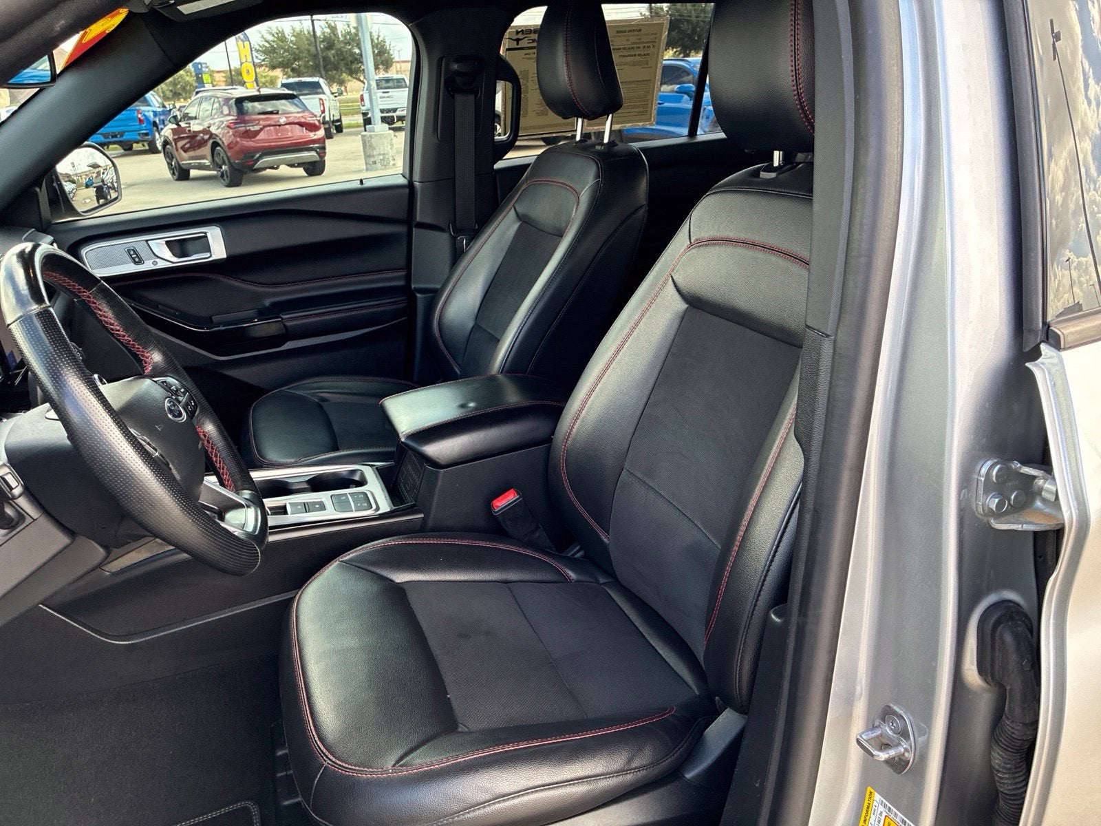 2022 Ford Explorer ST-Line