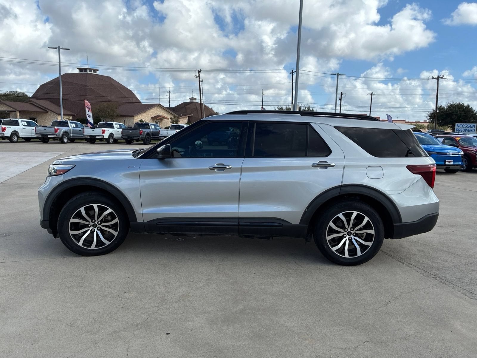 2022 Ford Explorer ST-Line