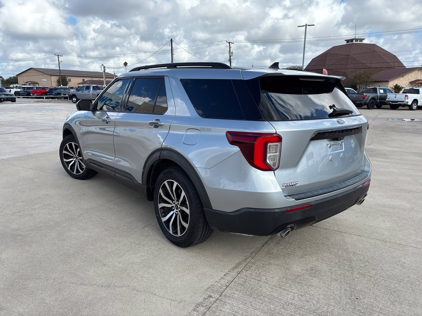 2022 Ford Explorer ST-Line