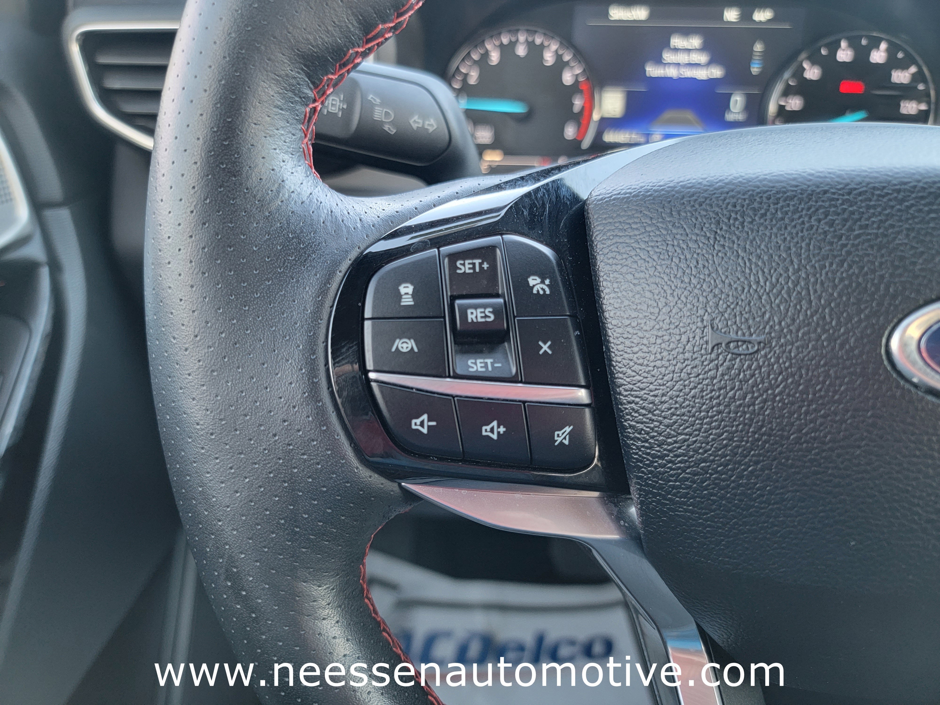 2024 Ford Explorer ST-Line