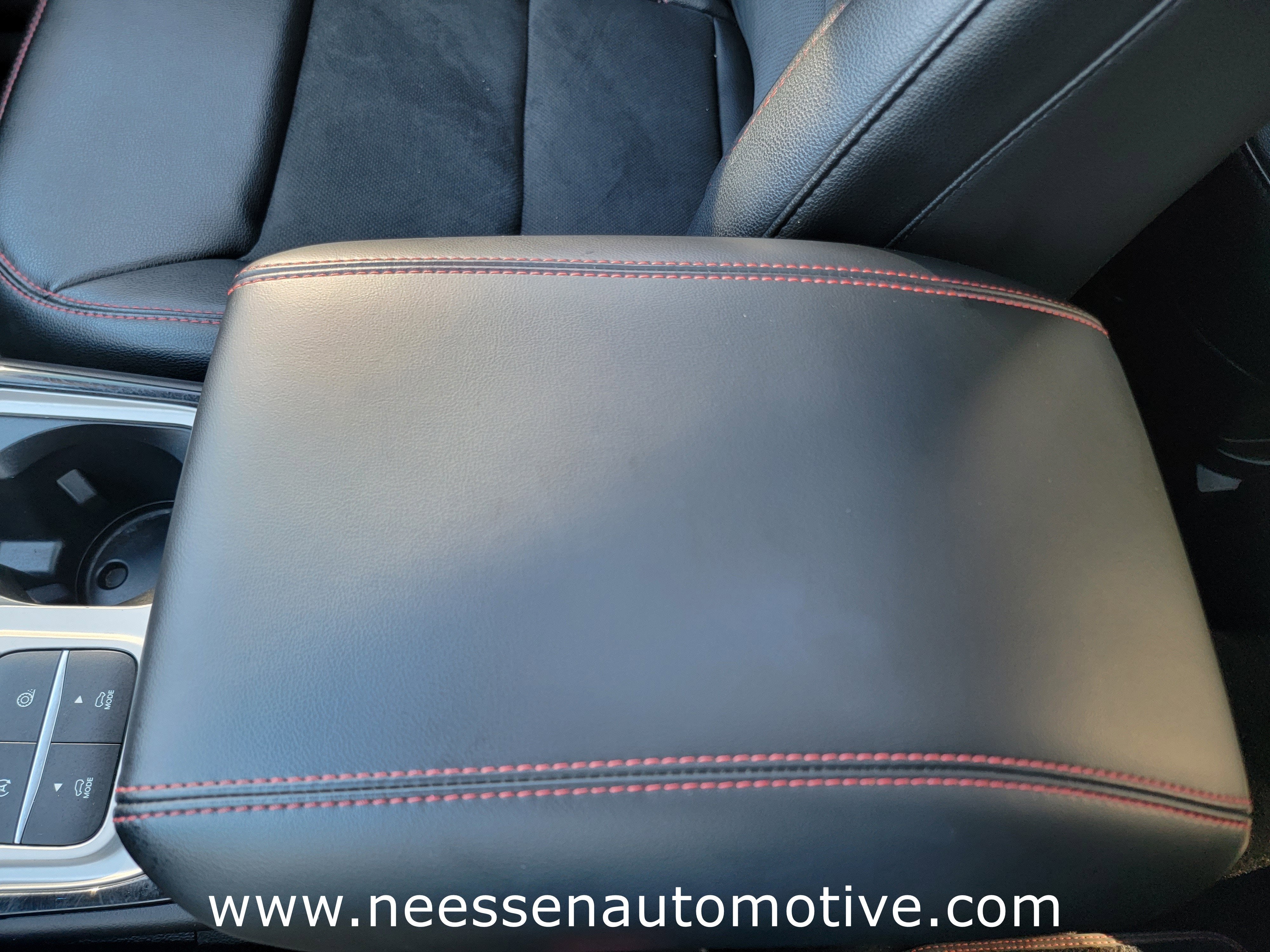 2024 Ford Explorer ST-Line