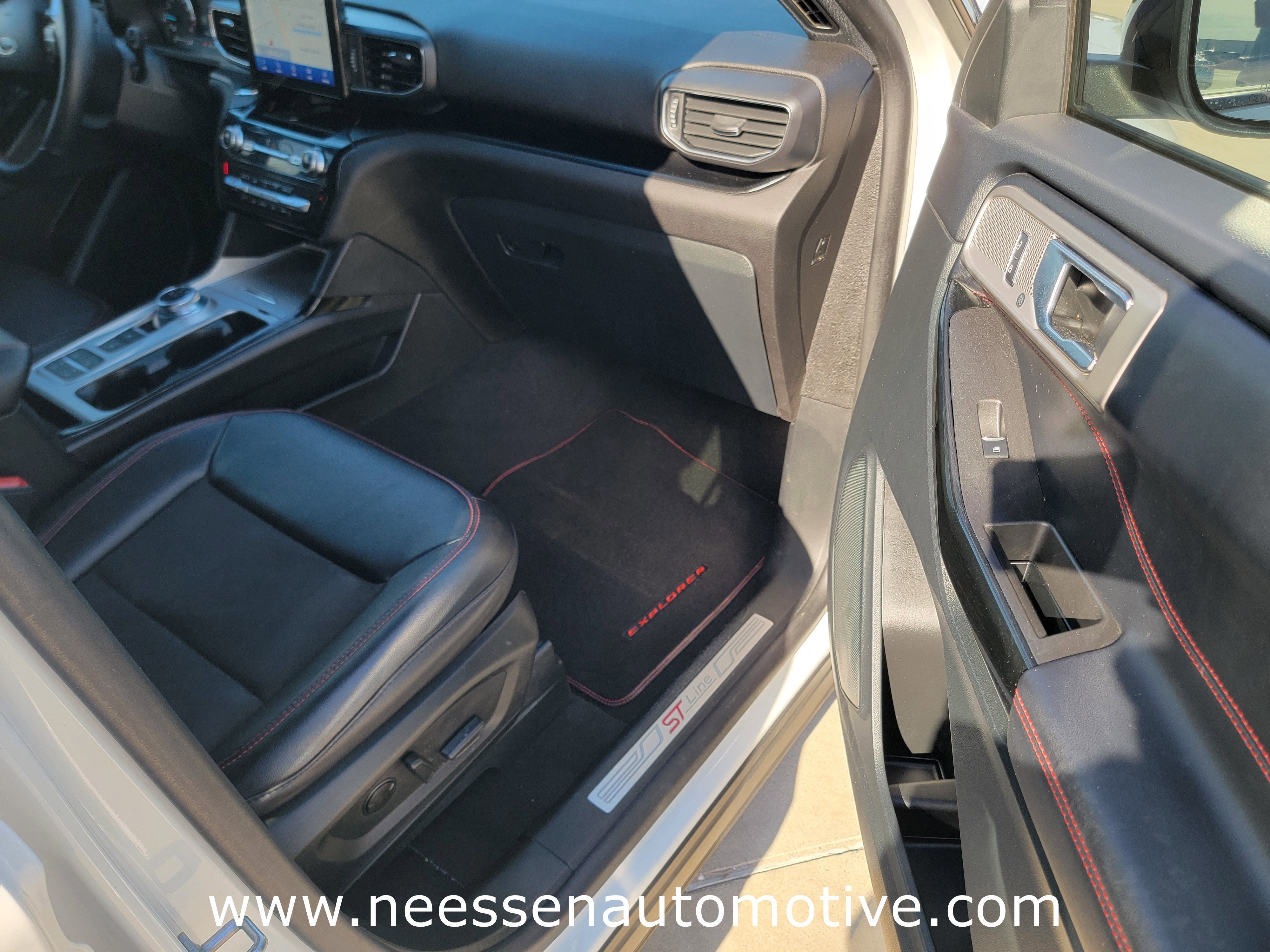 2024 Ford Explorer ST-Line