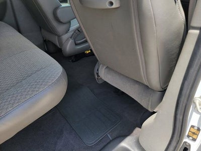 2025 Chevrolet Express Passenger 1LT