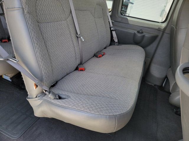 2025 Chevrolet Express Passenger 1LT