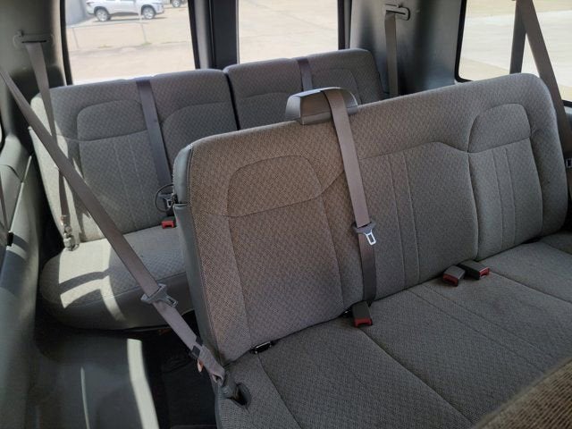 2025 Chevrolet Express Passenger 1LT