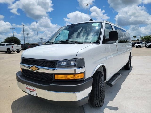 2025 Chevrolet Express Passenger 1LT