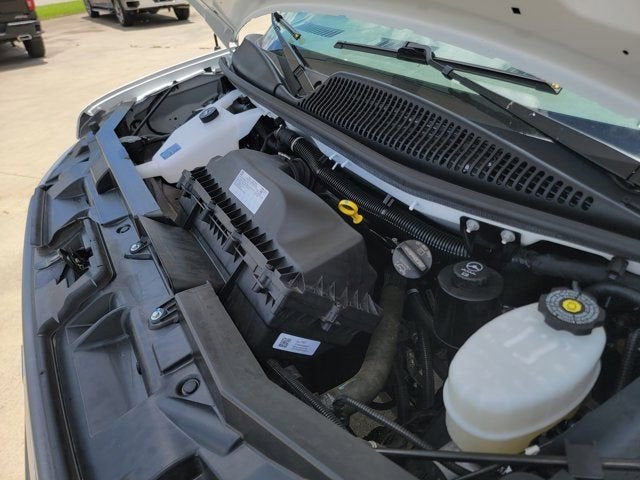 2025 Chevrolet Express Passenger 1LT
