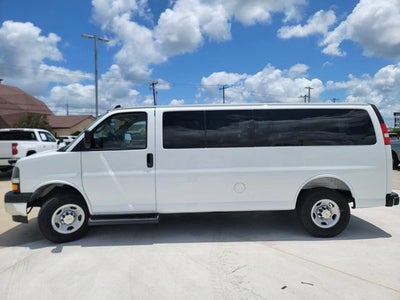 2025 Chevrolet Express Passenger 1LT