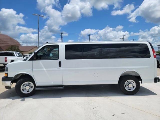 2025 Chevrolet Express Passenger 1LT