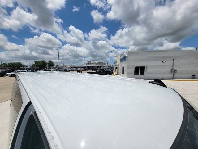 2025 Chevrolet Express Passenger 1LT