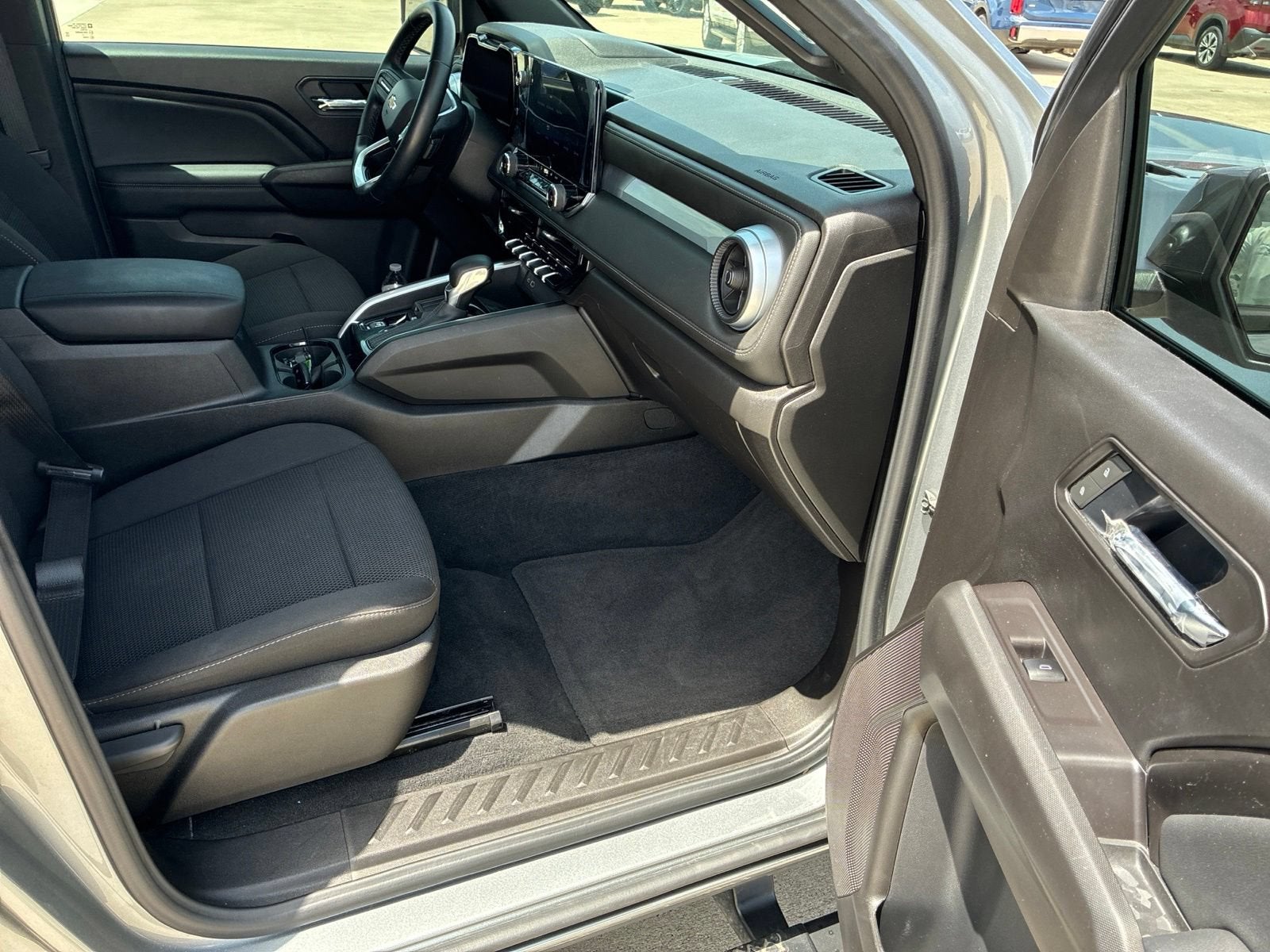 2025 Chevrolet Colorado WT/LT