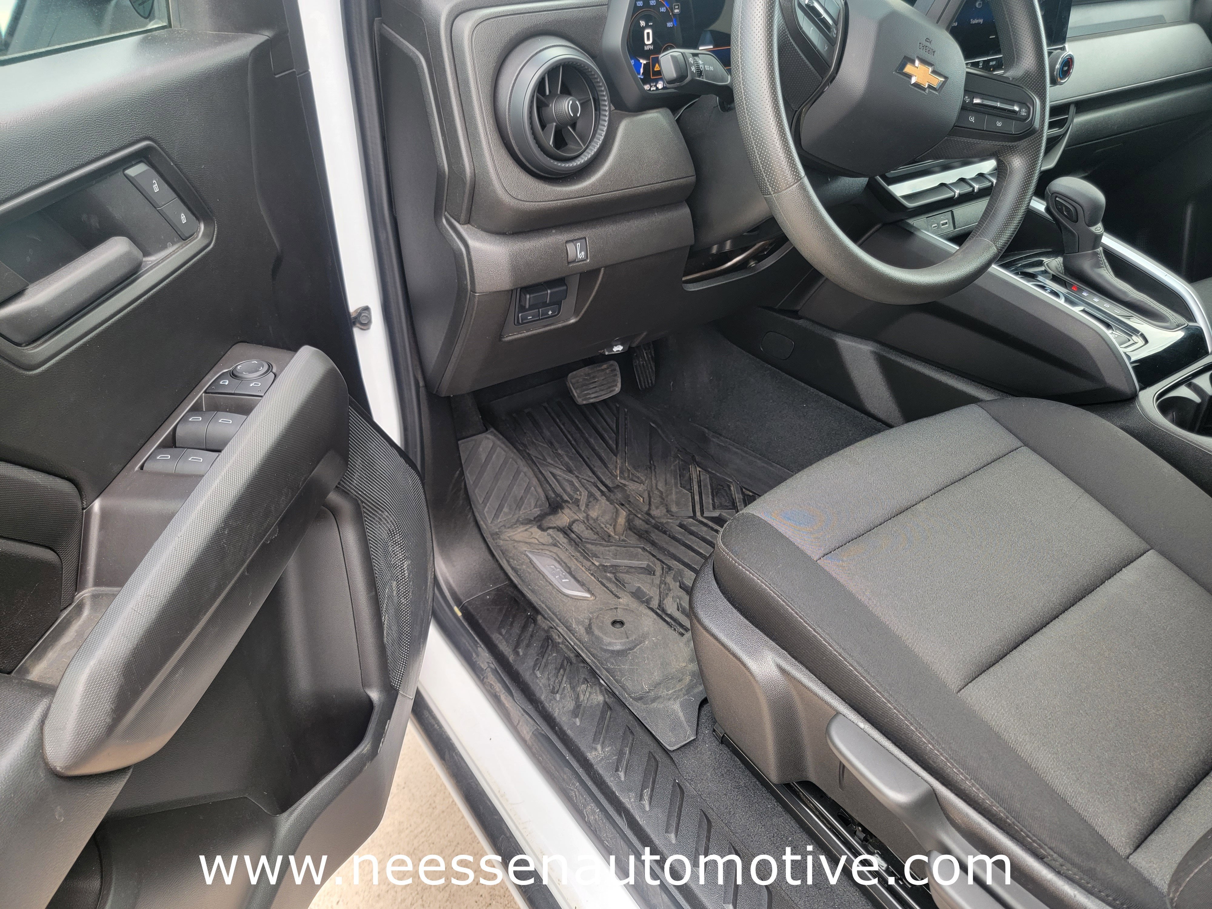 2025 Chevrolet Colorado WT/LT