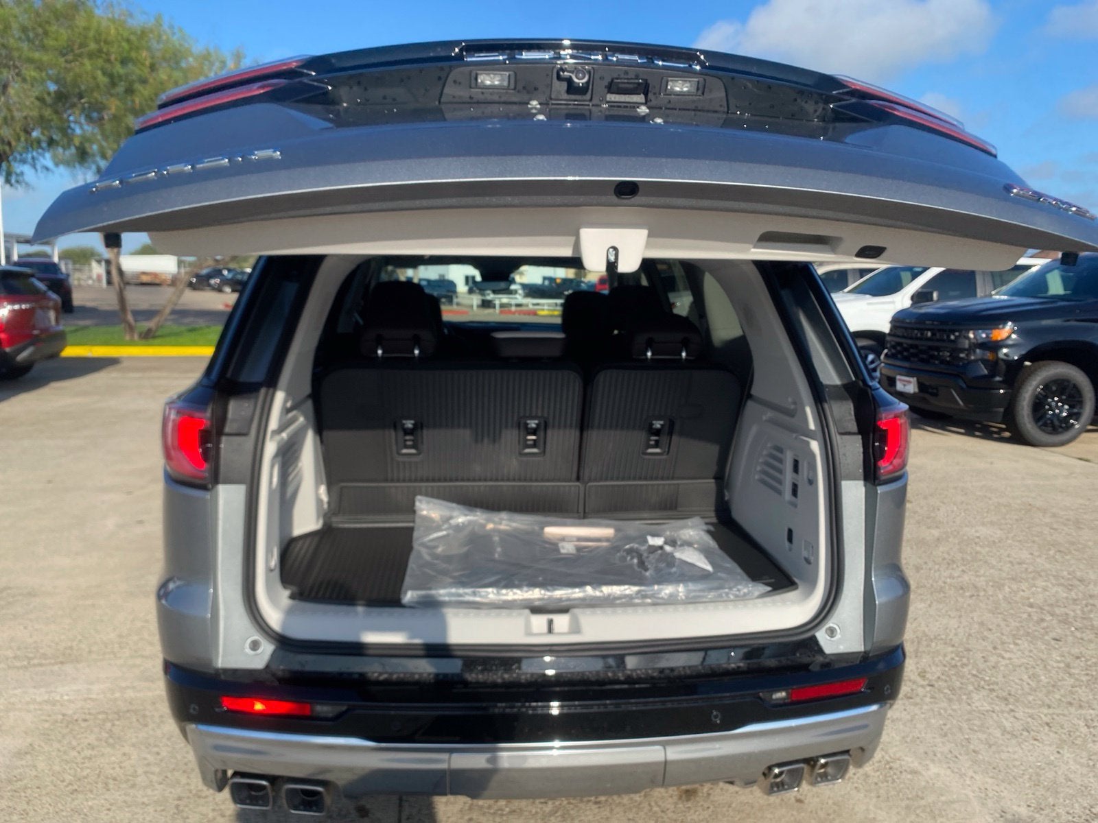 2027 GMC Acadia Denali
