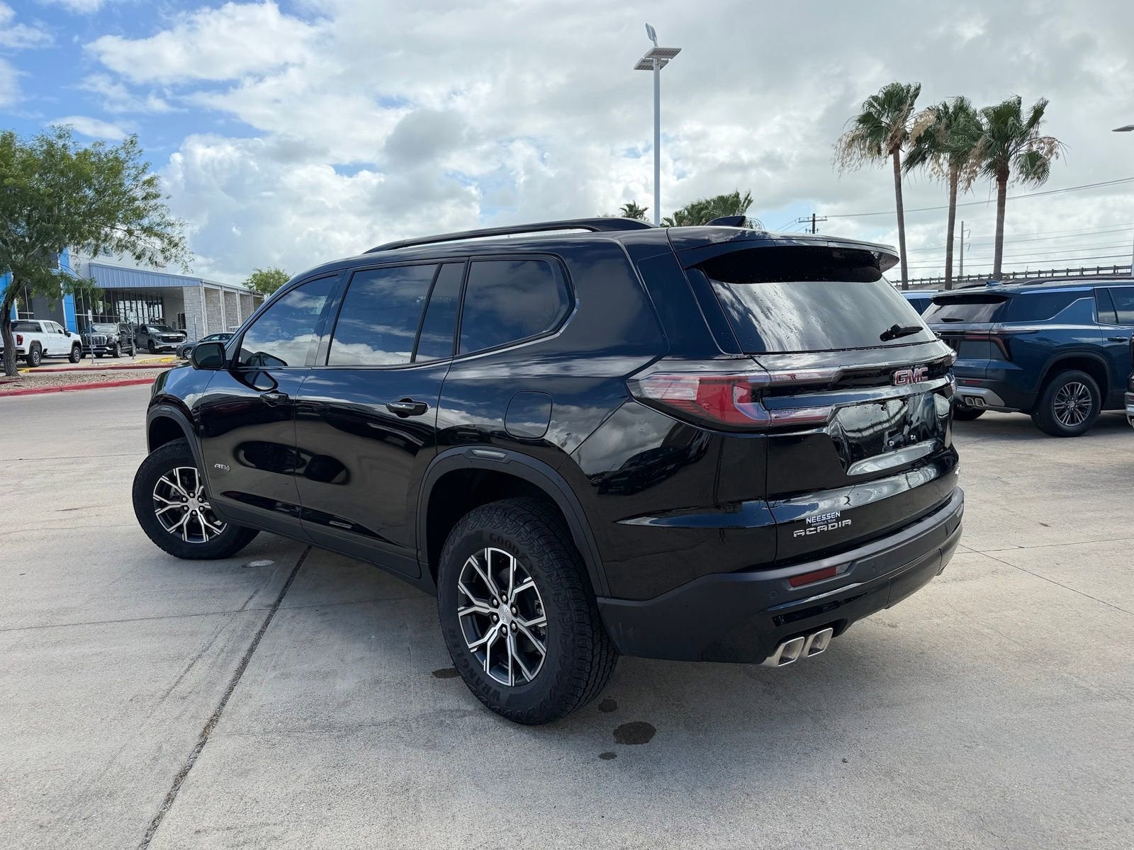 2026 GMC Acadia AT4