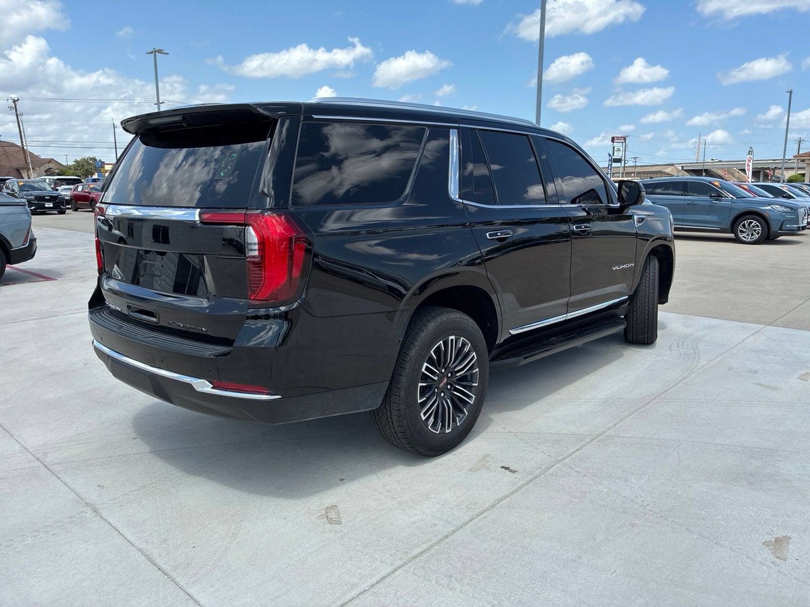 2025 GMC Yukon Elevation
