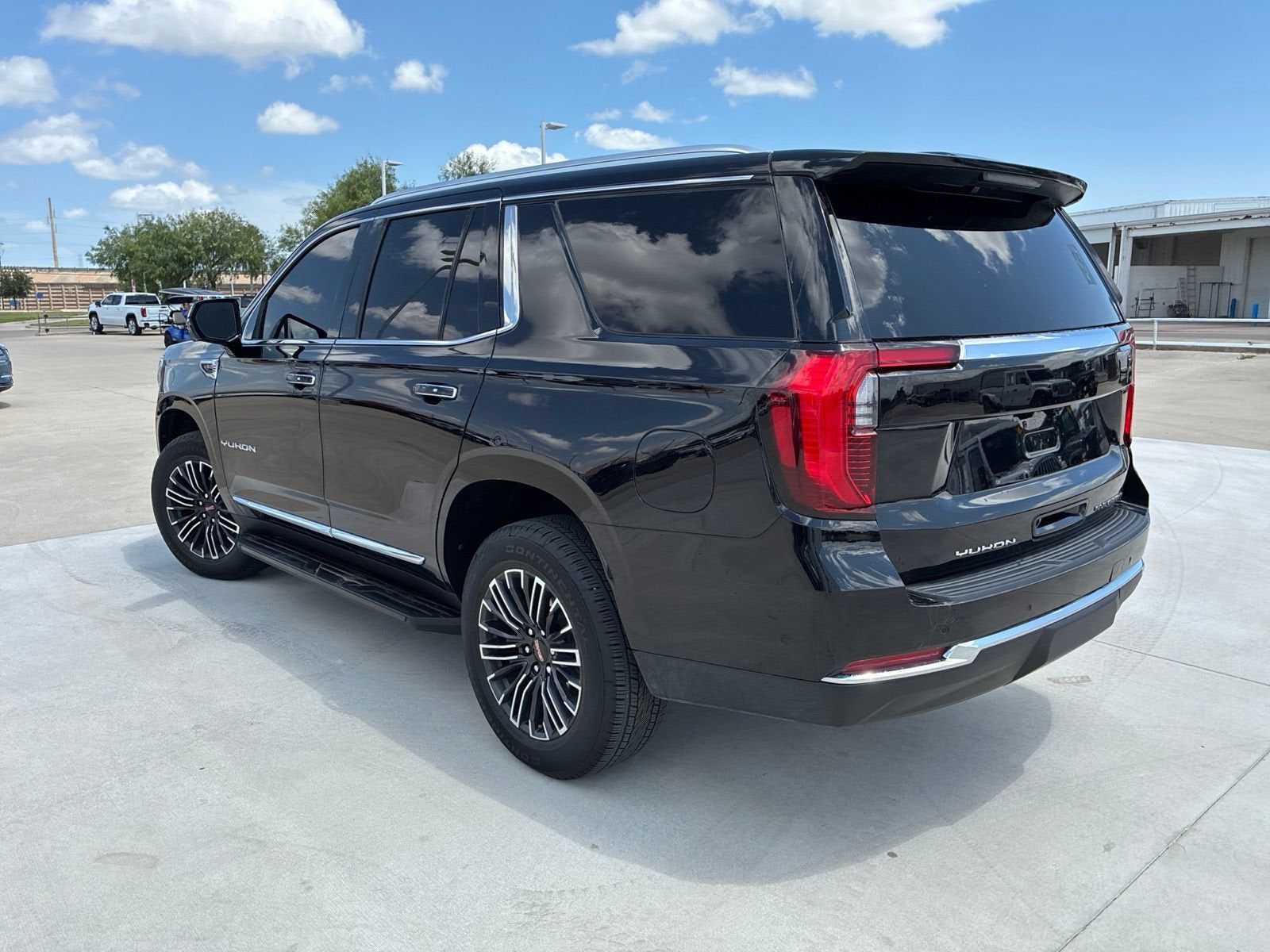 2025 GMC Yukon Elevation