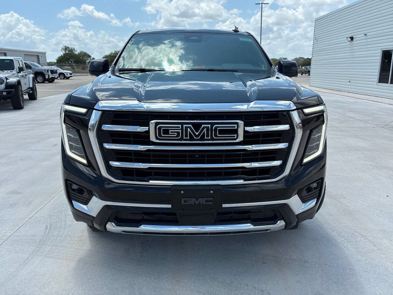 2025 GMC Yukon Elevation