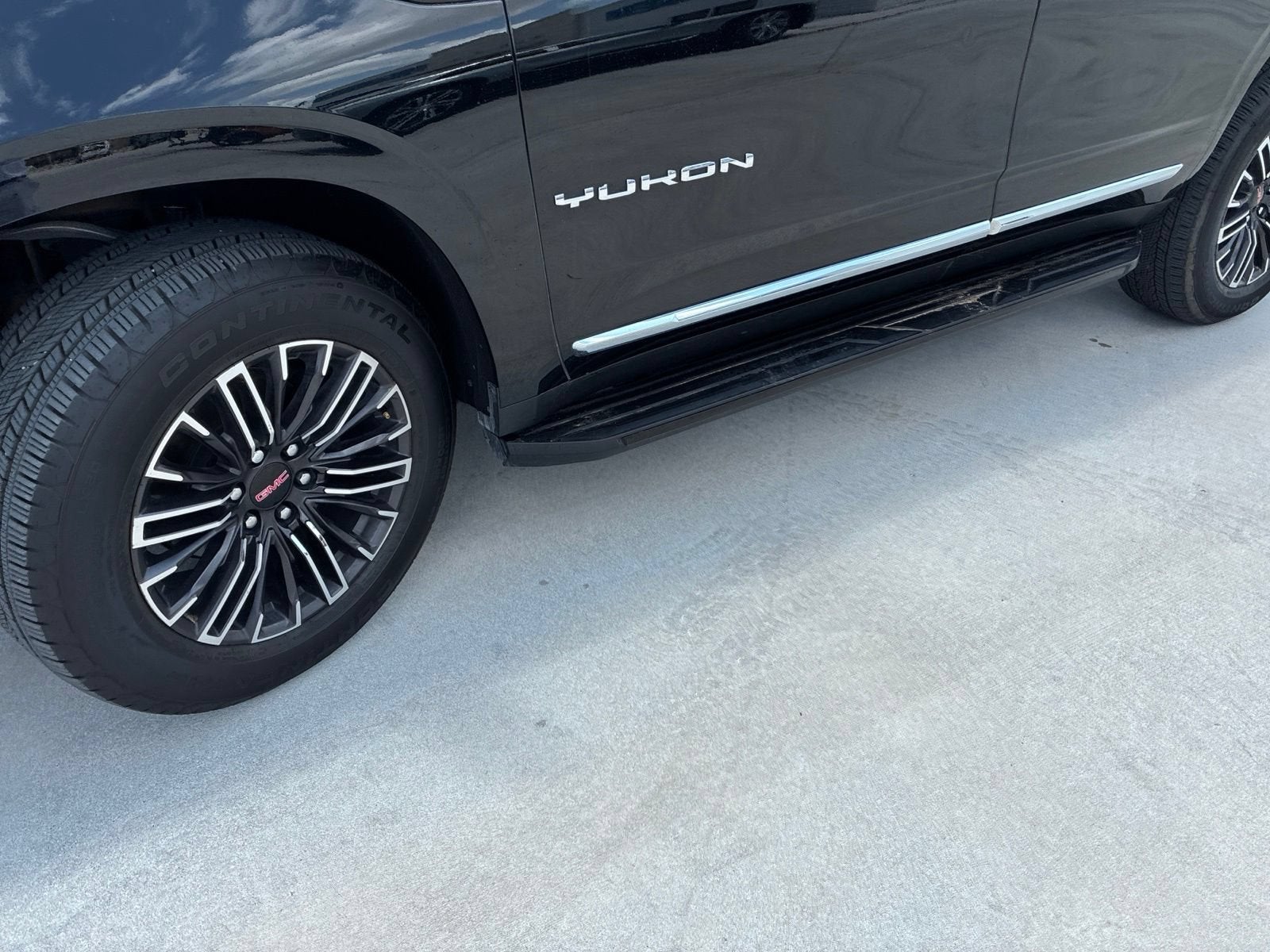 2025 GMC Yukon Elevation