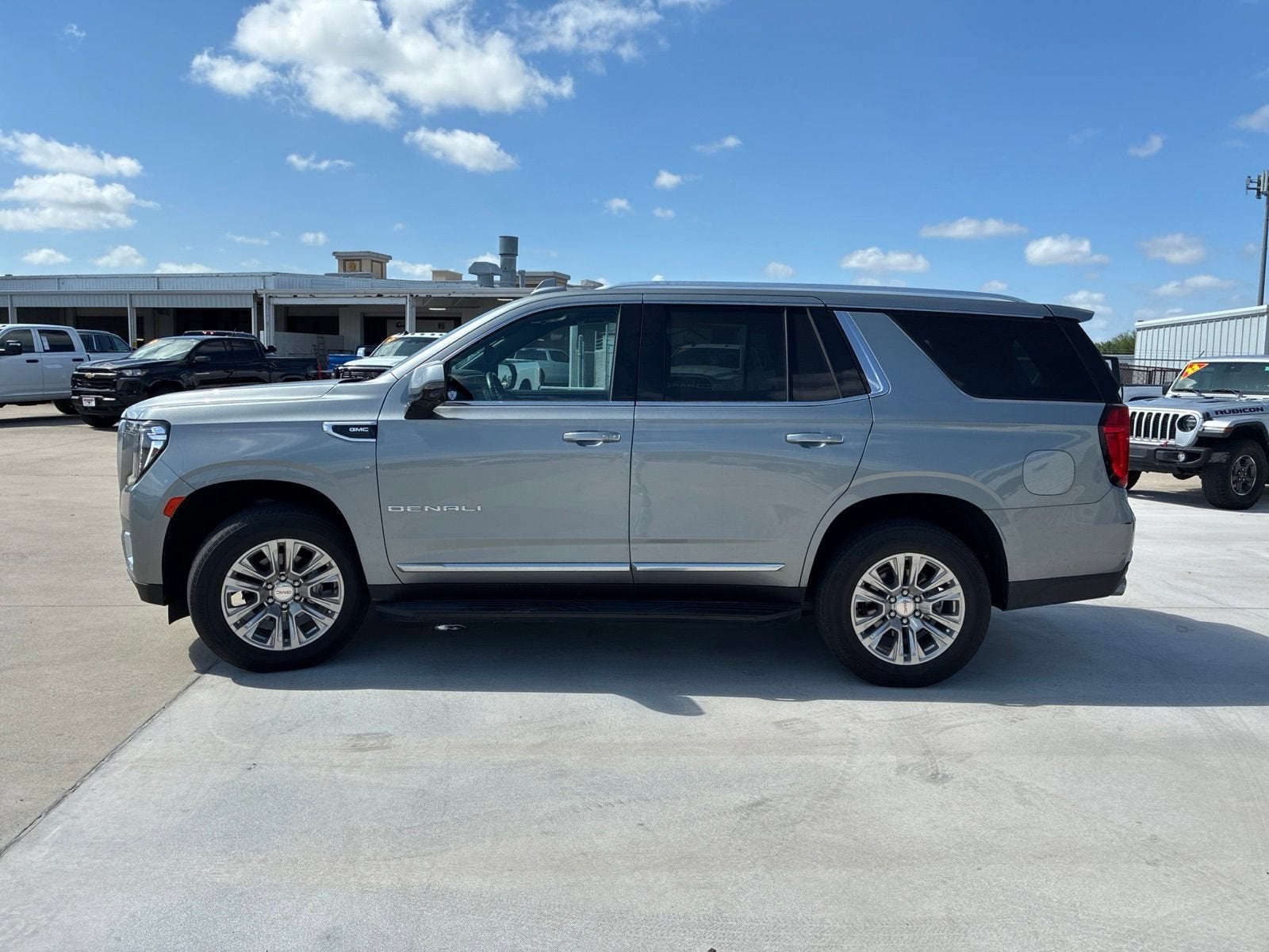 2023 GMC Yukon Denali