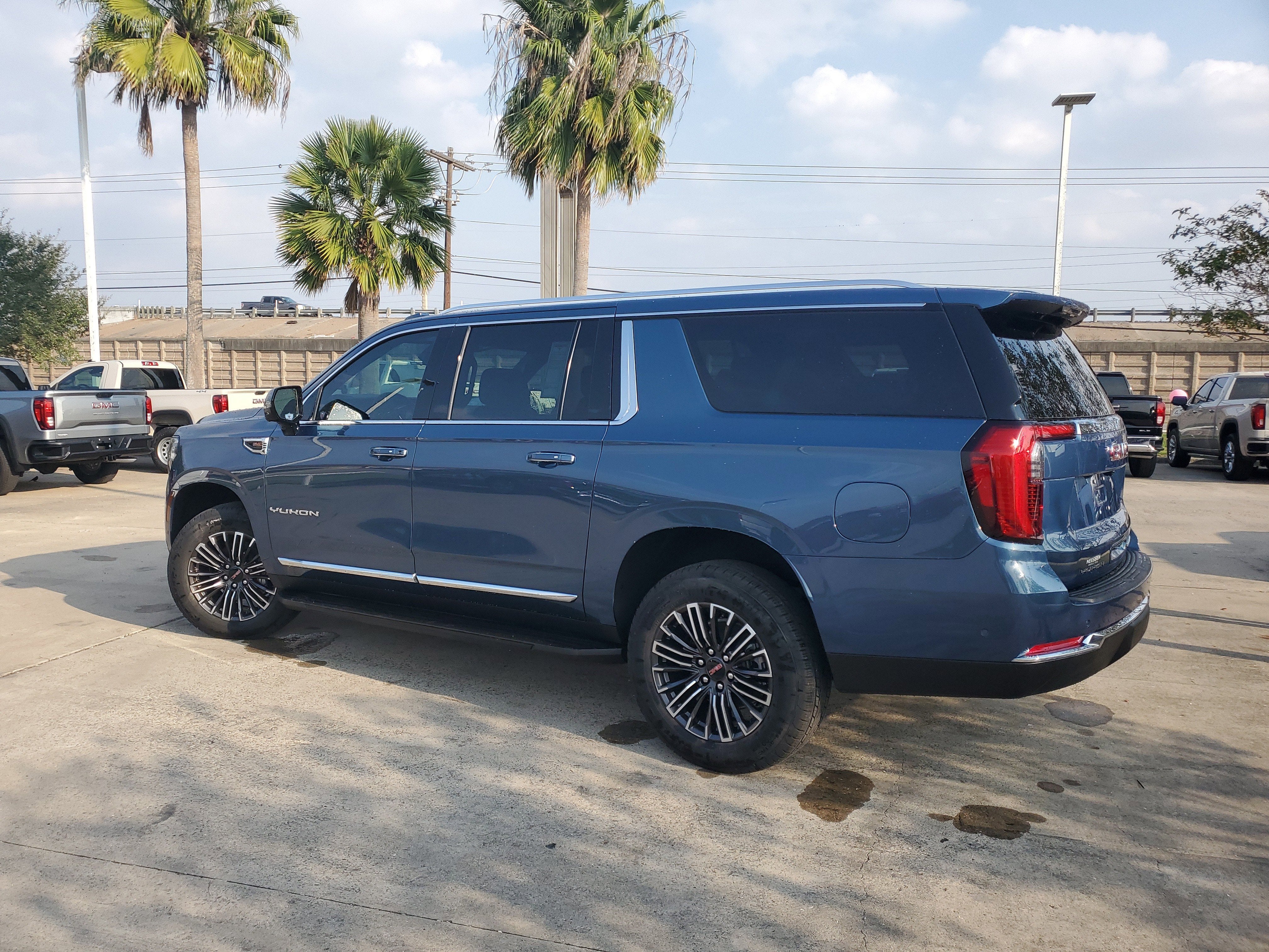 2026 GMC Yukon XL Elevation