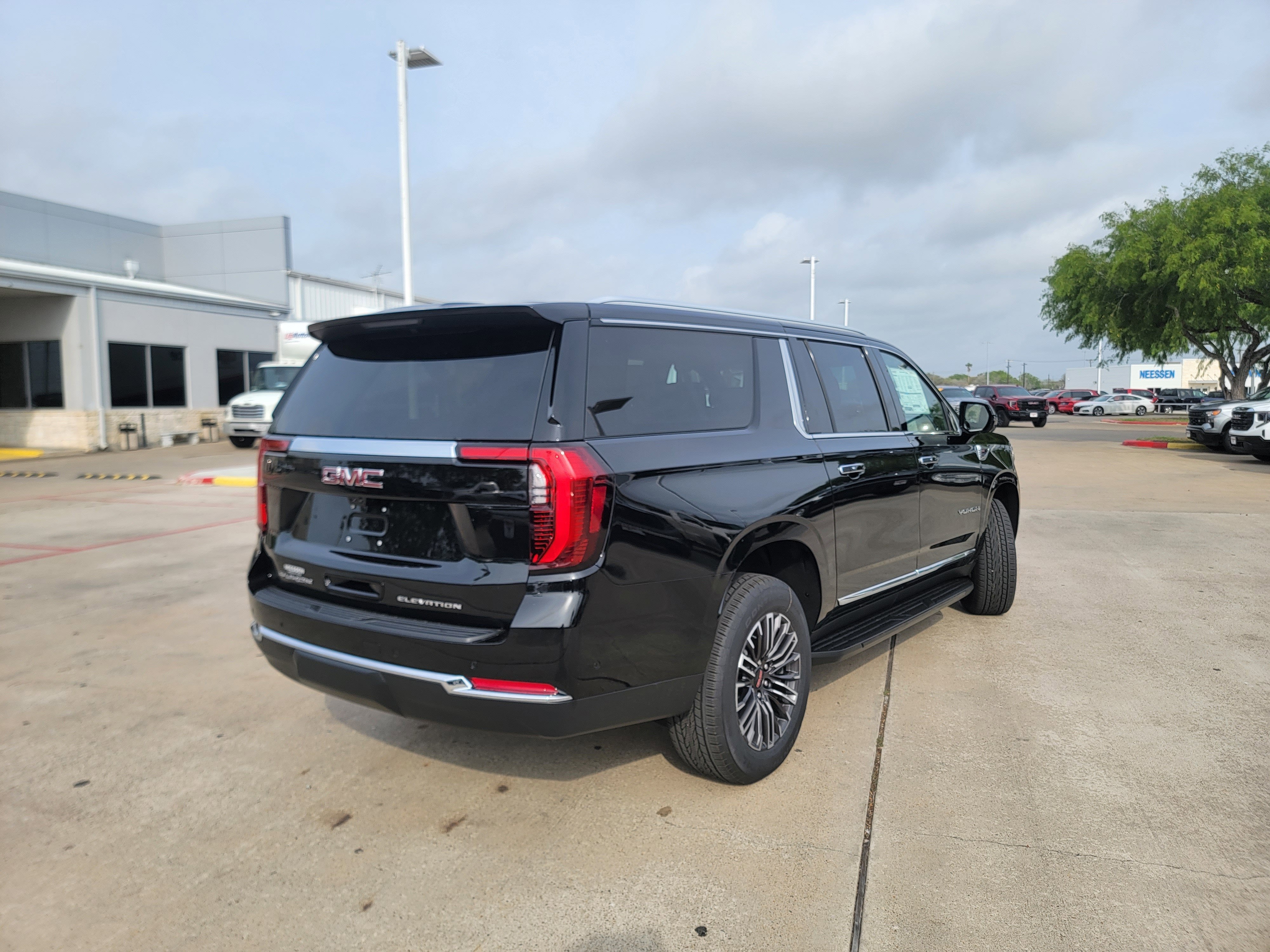 2026 GMC Yukon XL Elevation