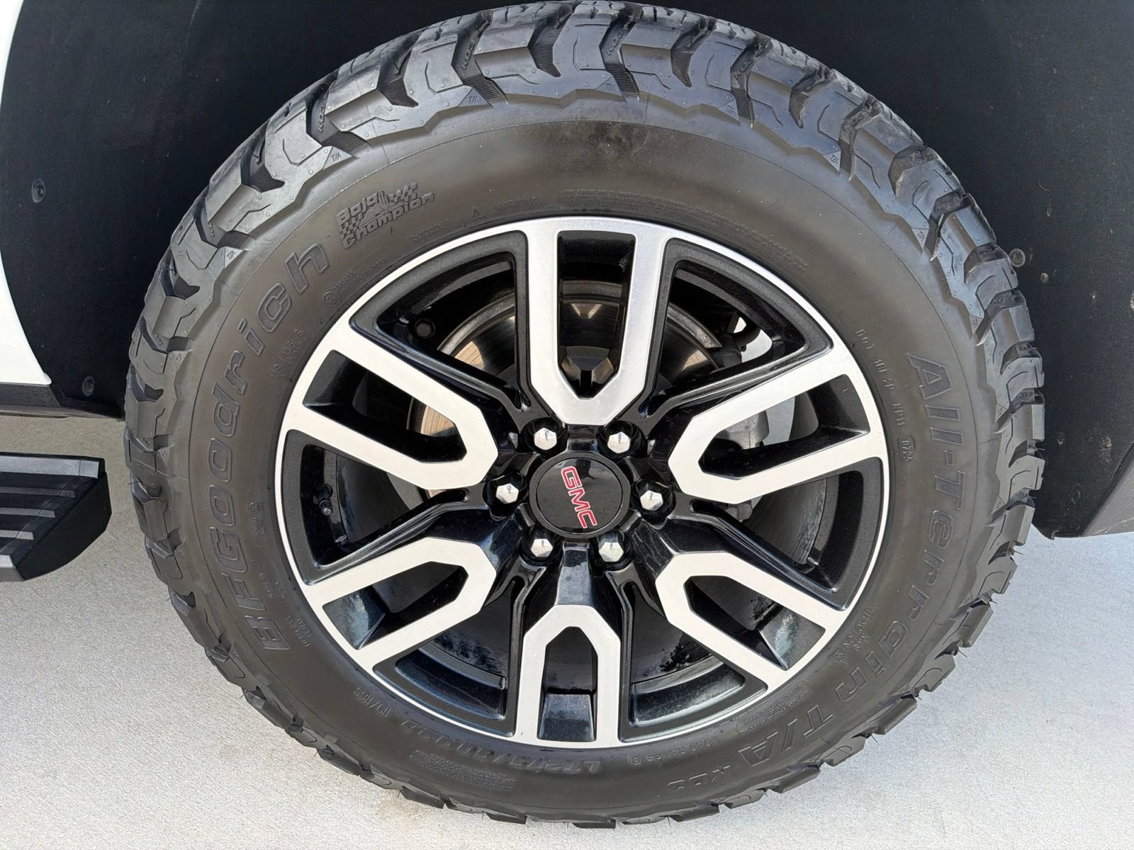 2024 GMC Yukon XL AT4