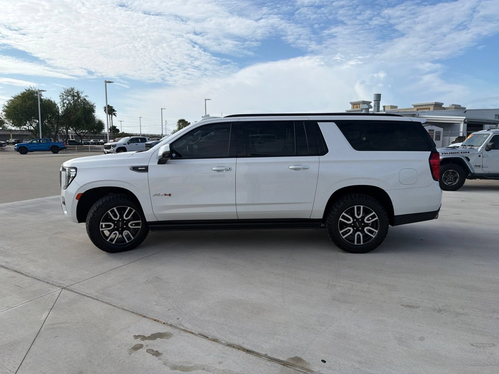 2024 GMC Yukon XL AT4