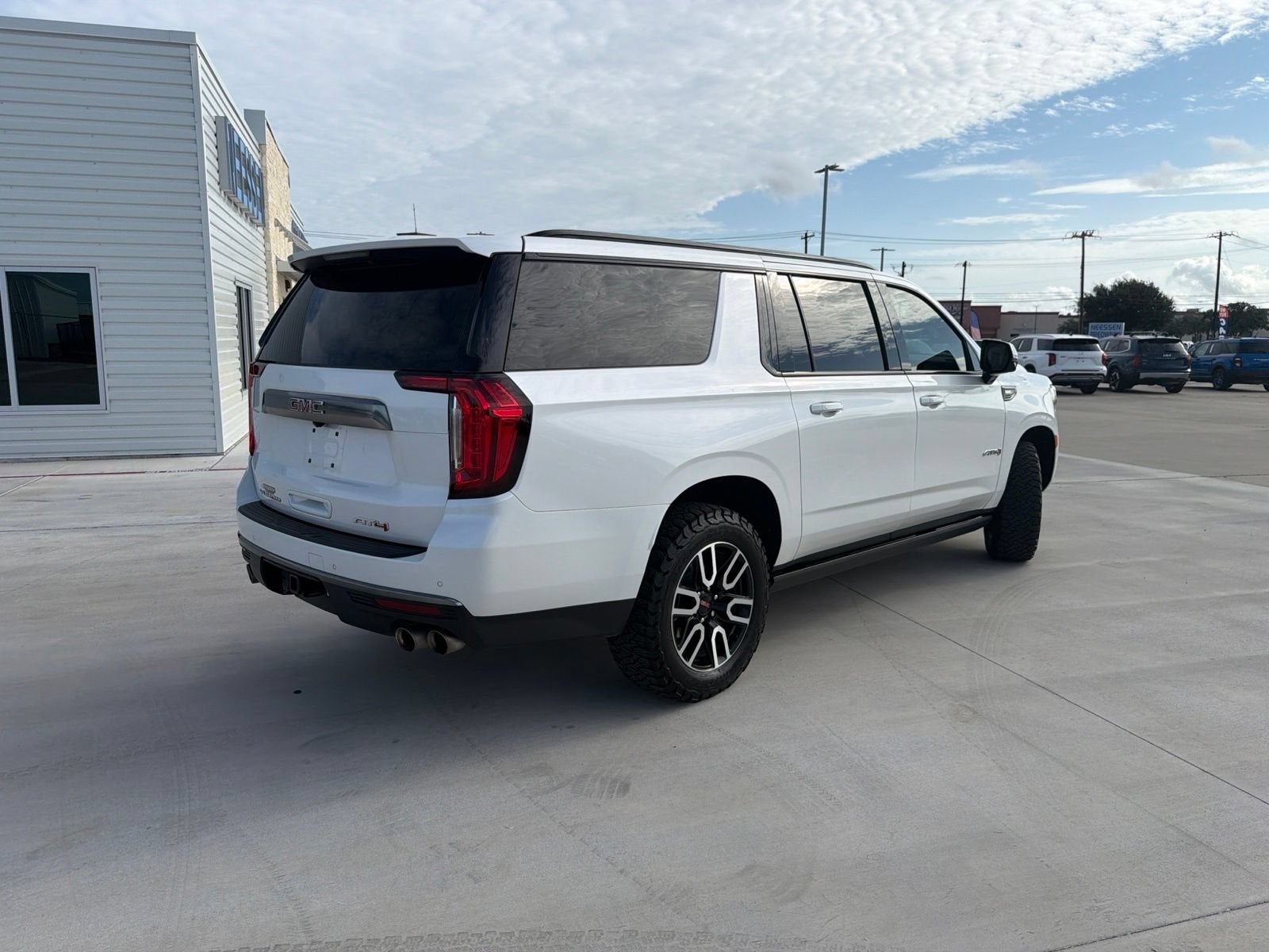 2024 GMC Yukon XL AT4