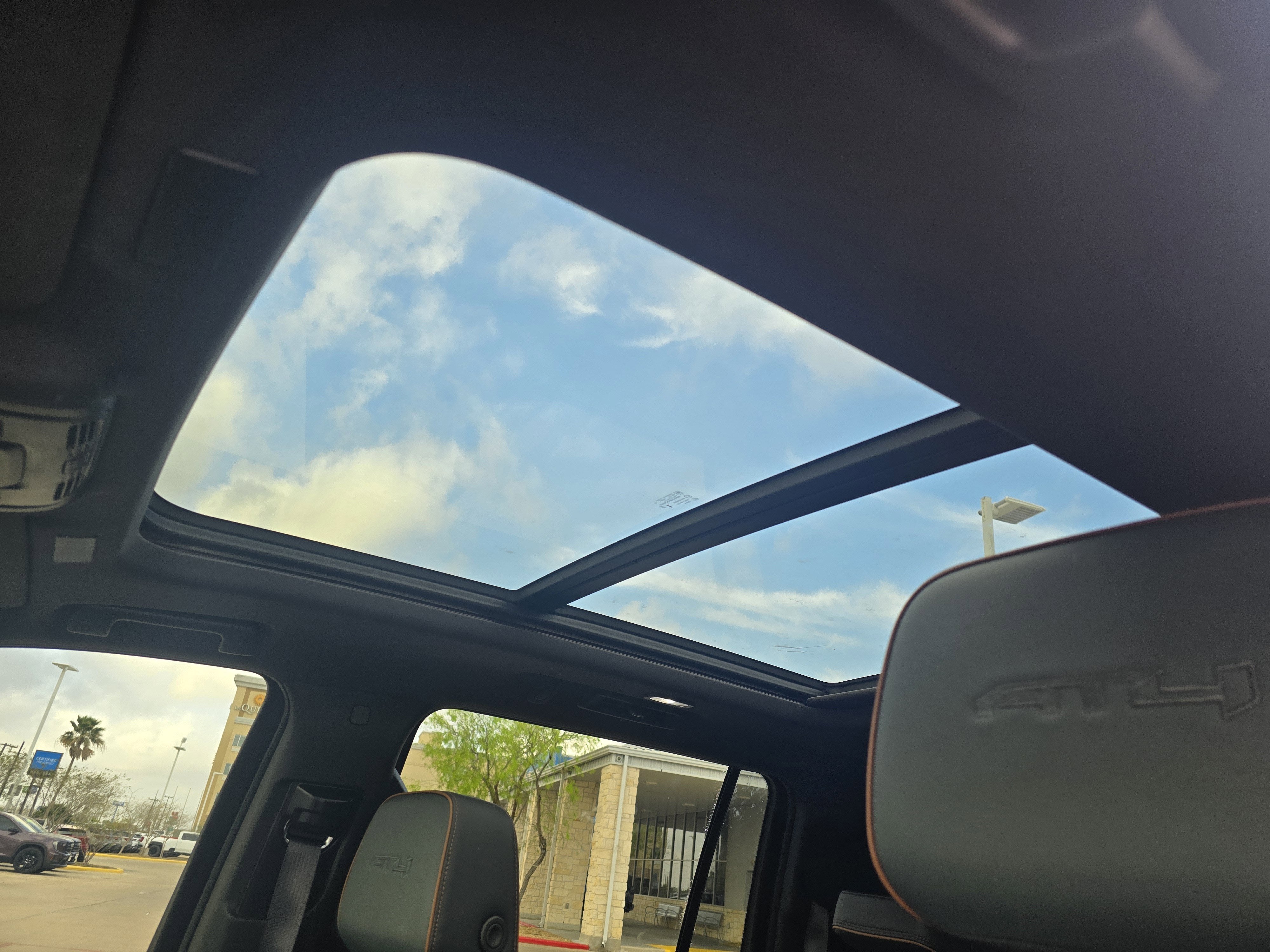 2025 GMC Yukon XL AT4