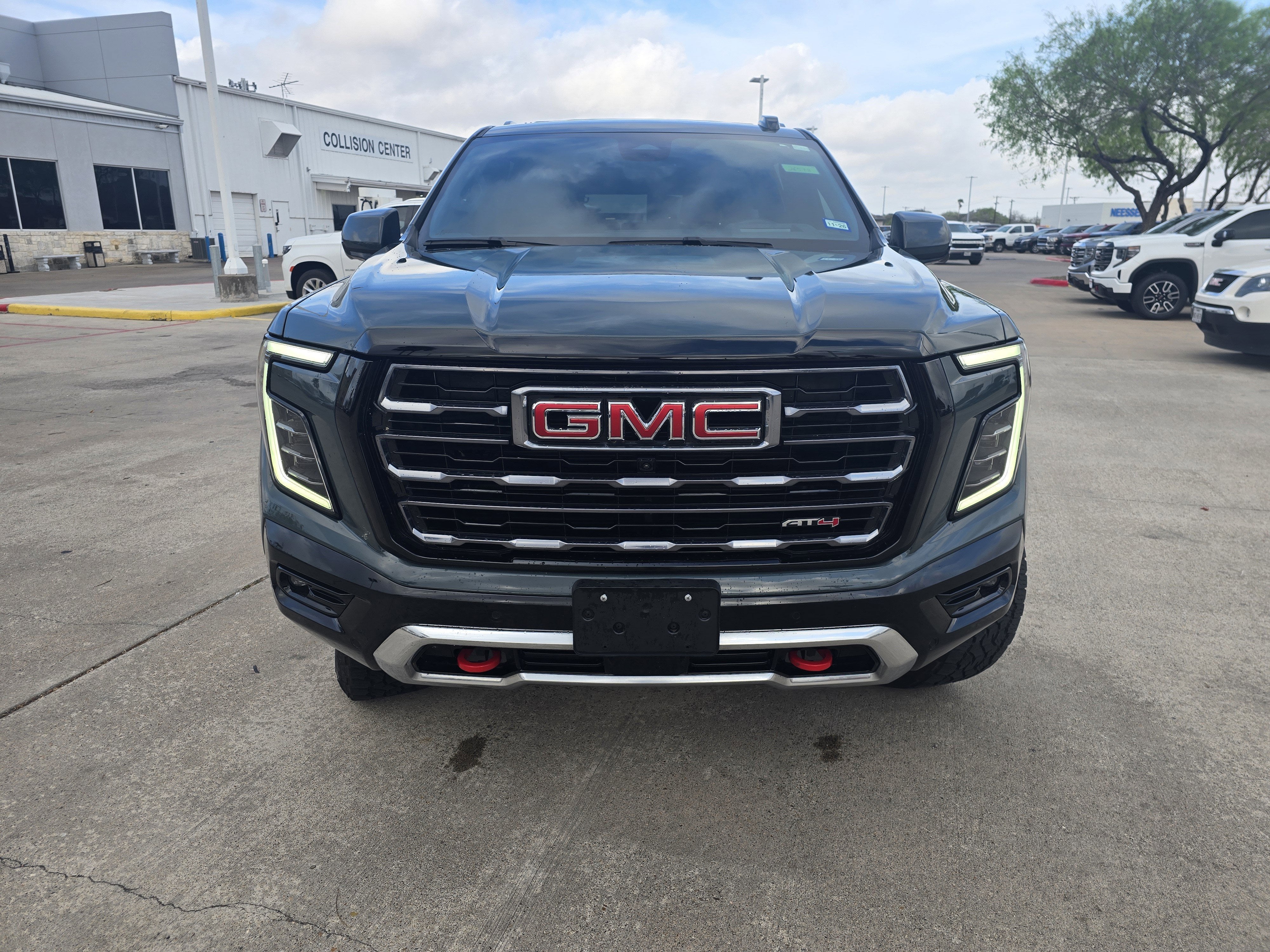 2025 GMC Yukon XL AT4