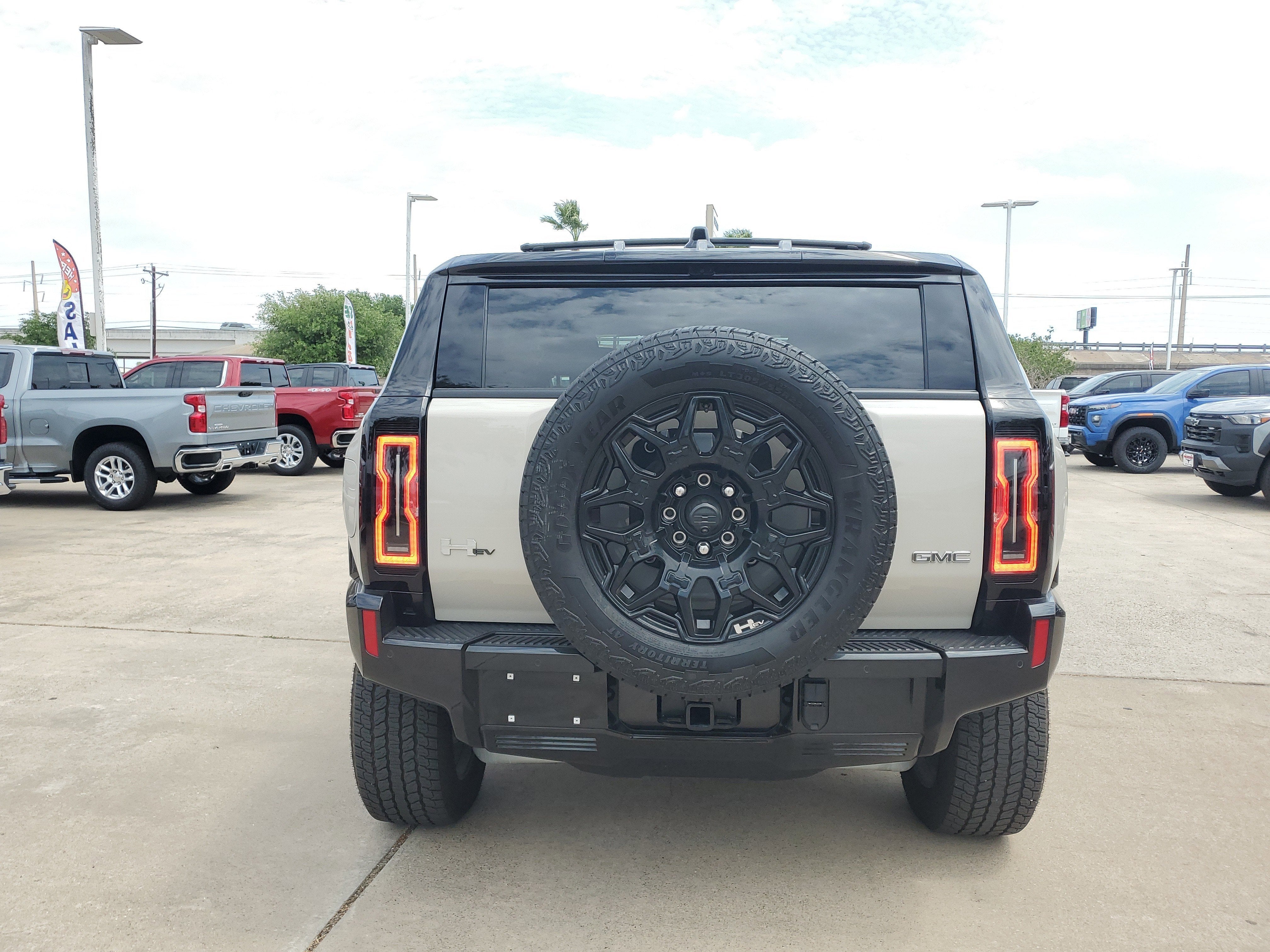 2026 GMC HUMMER EV SUV 2X