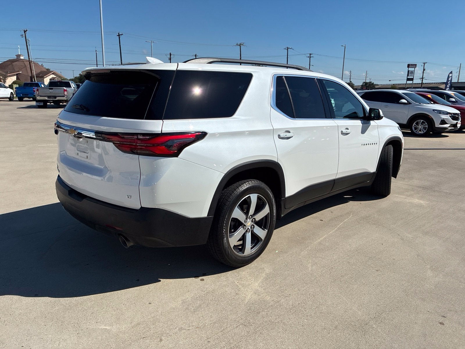 2022 Chevrolet Traverse LT Leather