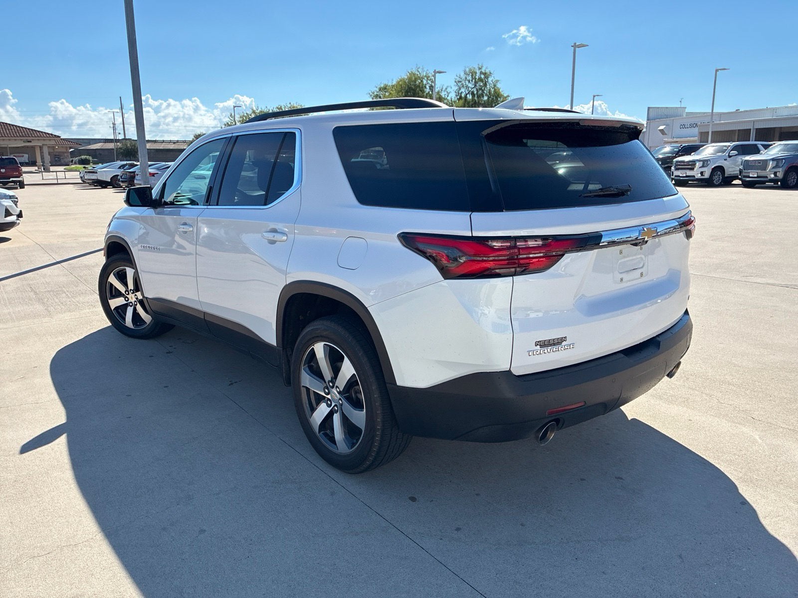 2022 Chevrolet Traverse LT Leather