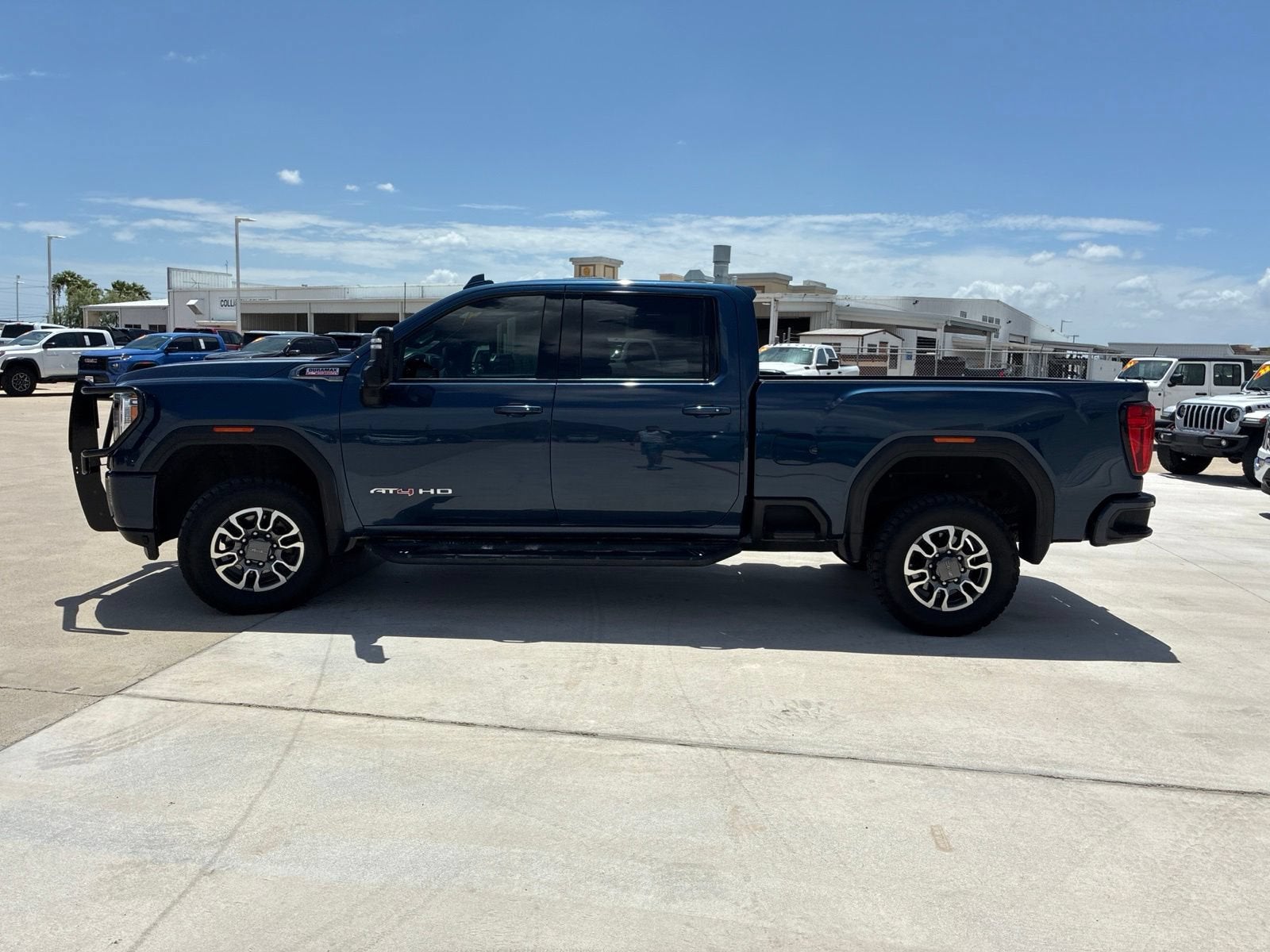 2023 GMC Sierra 2500 HD AT4