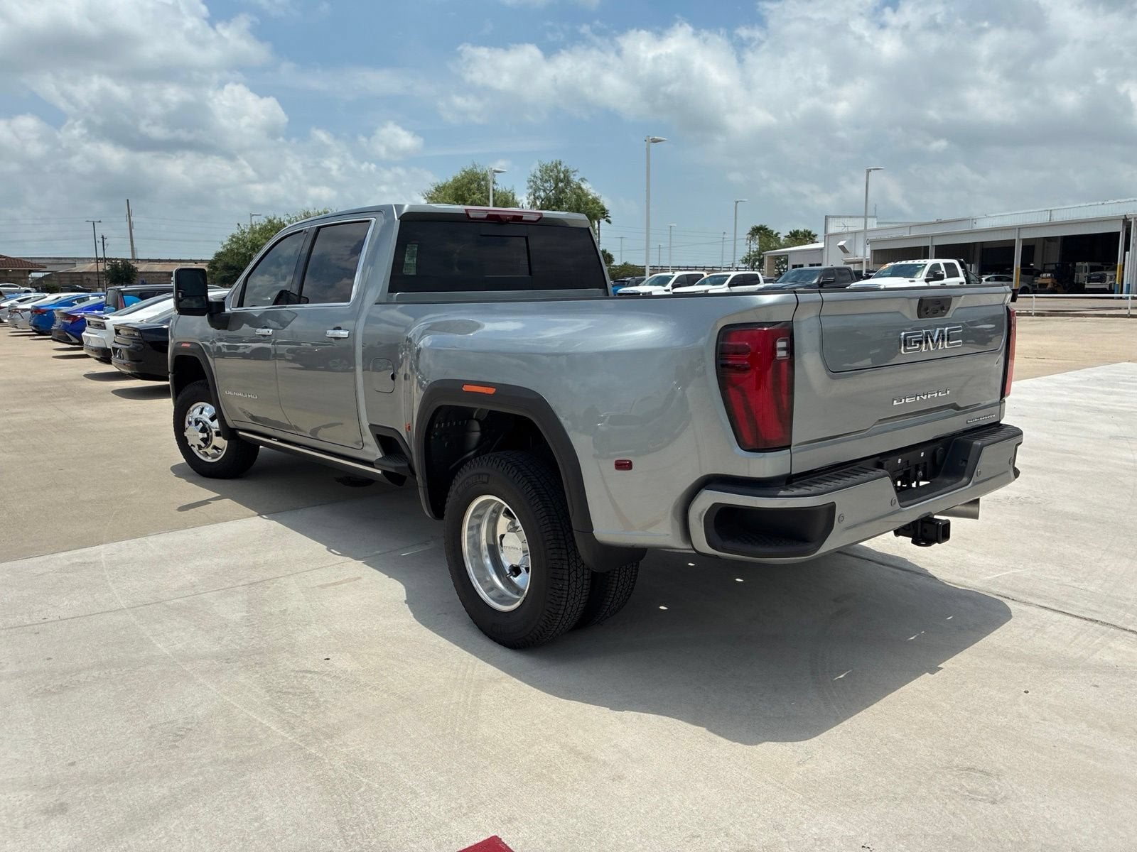 2026 GMC Sierra 3500 HD Denali Ultimate DRW