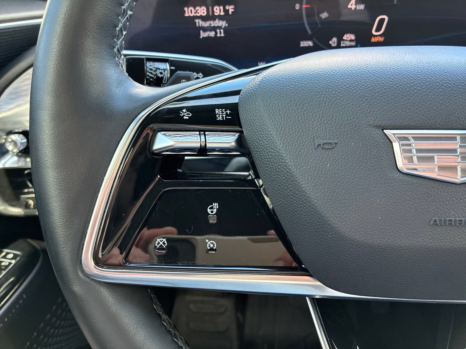 2024 Cadillac LYRIQ Luxury 1