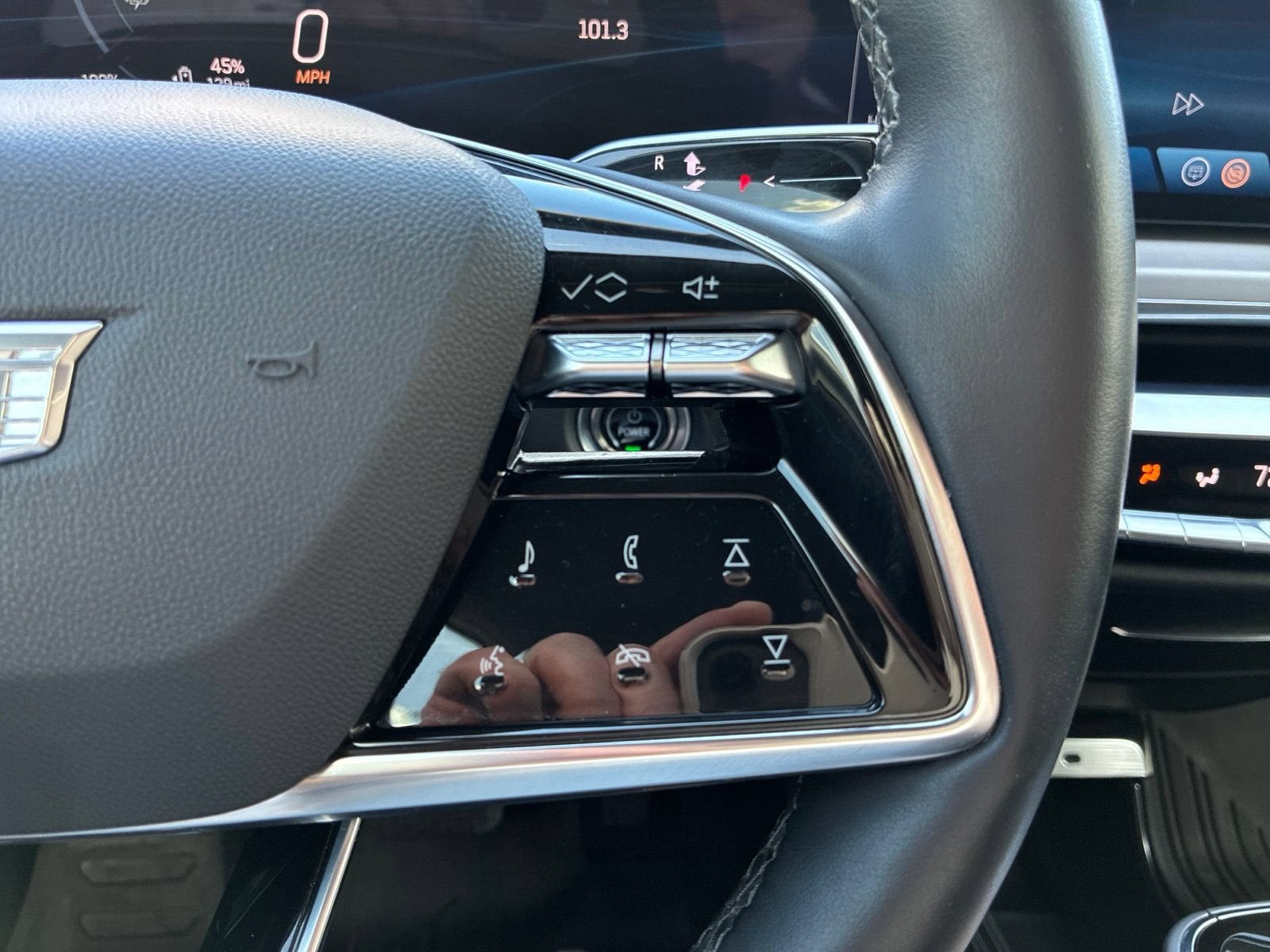 2024 Cadillac LYRIQ Luxury 1